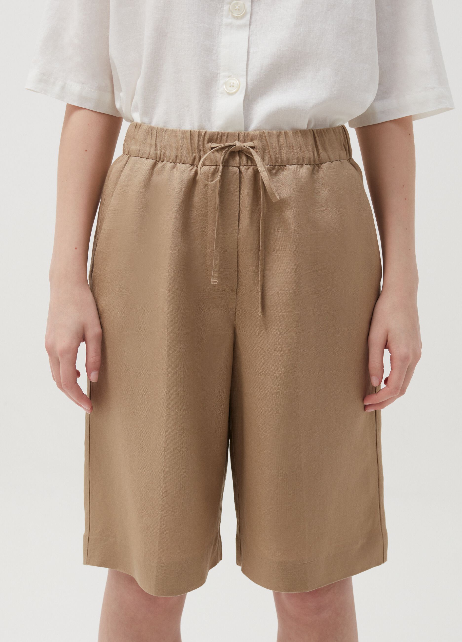 Bermuda shorts in linen and viscose