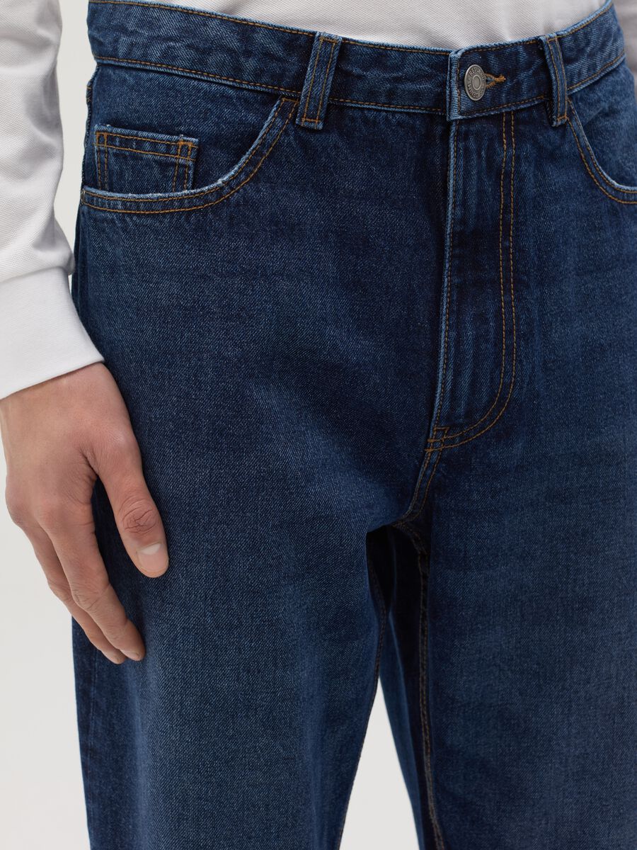 Tapered-fit regular jeans with fading_2