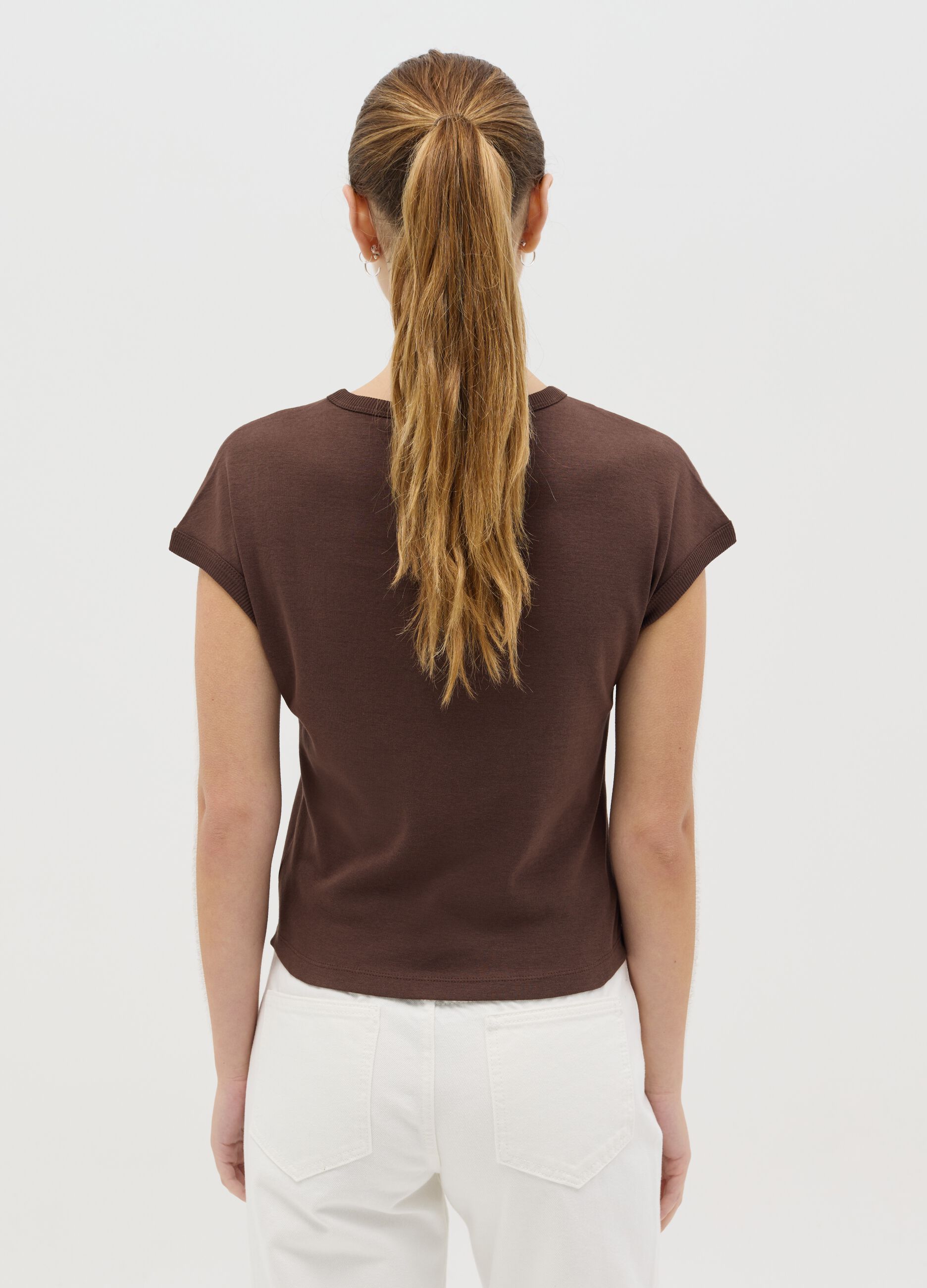 Brown T-shirt with kimono sleeves
