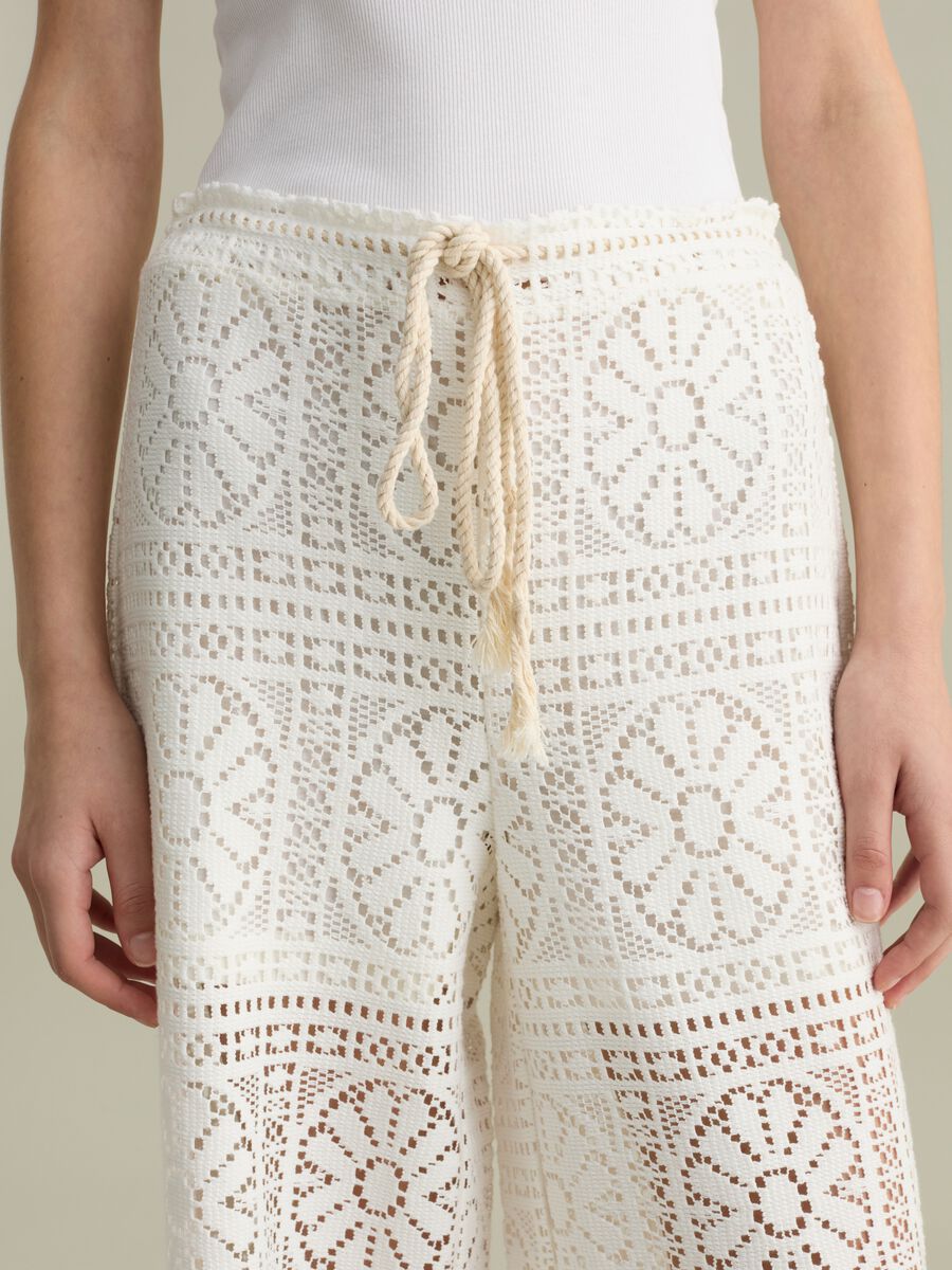White wide-leg trousers in lace_2