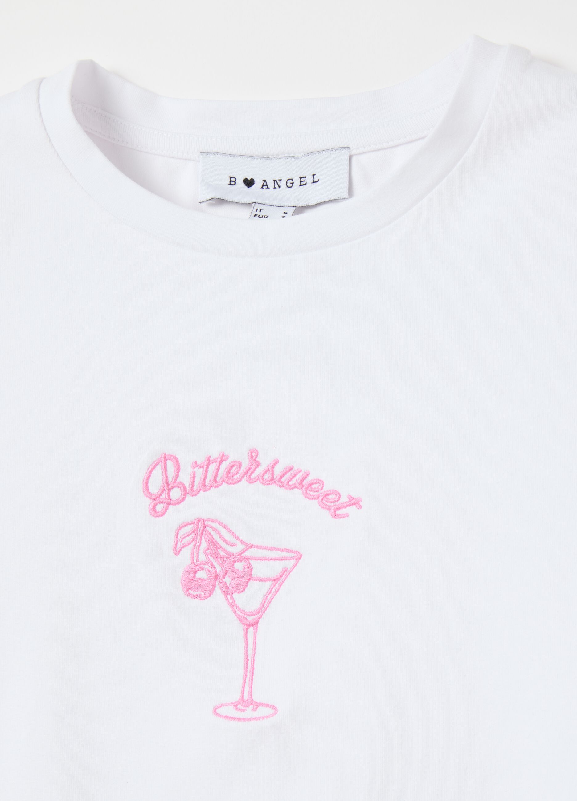 White cropped tank top with embroidery