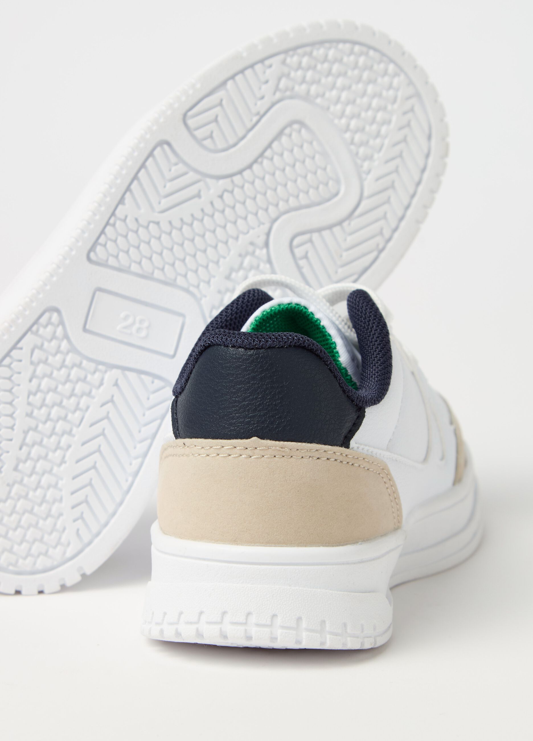 Sneakers with contrasting bands