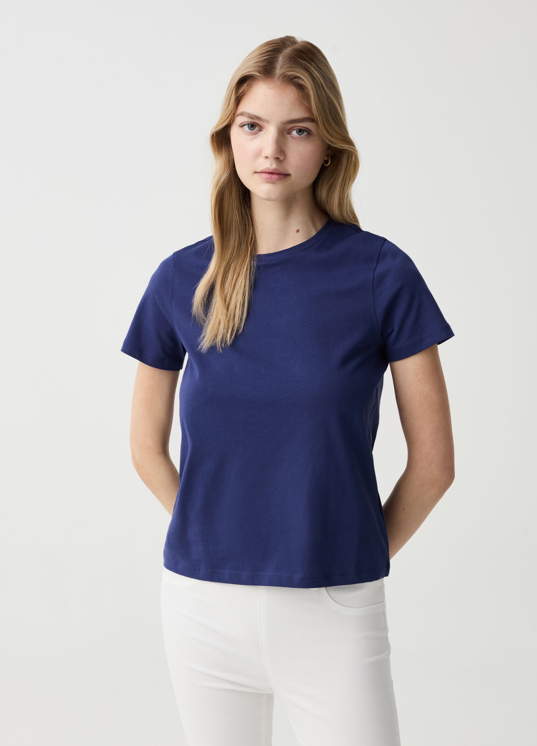 Essential solid colour cotton T-shirt