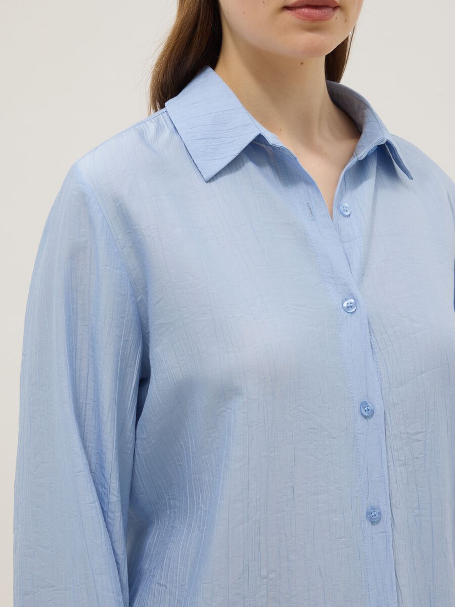 Light blue viscose-blend regular-fit shirt with crinkled texture_3