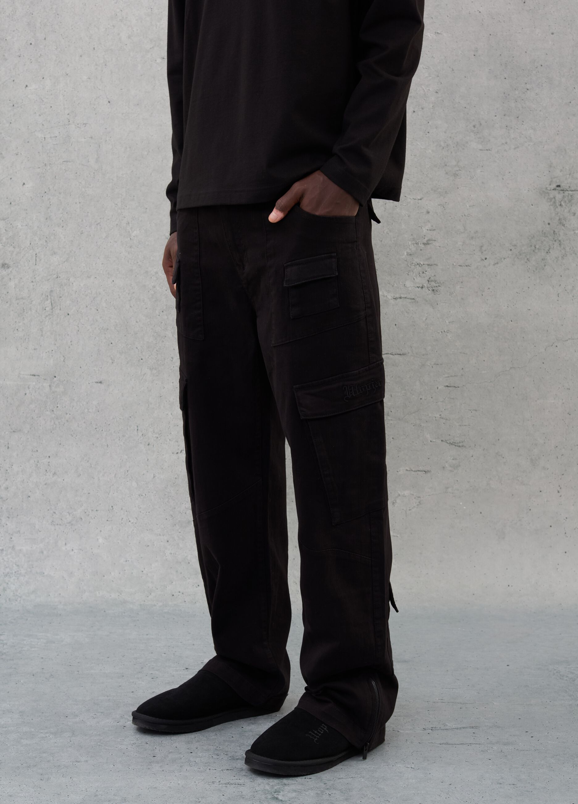 Pantaloni neri larghi uomo outlet