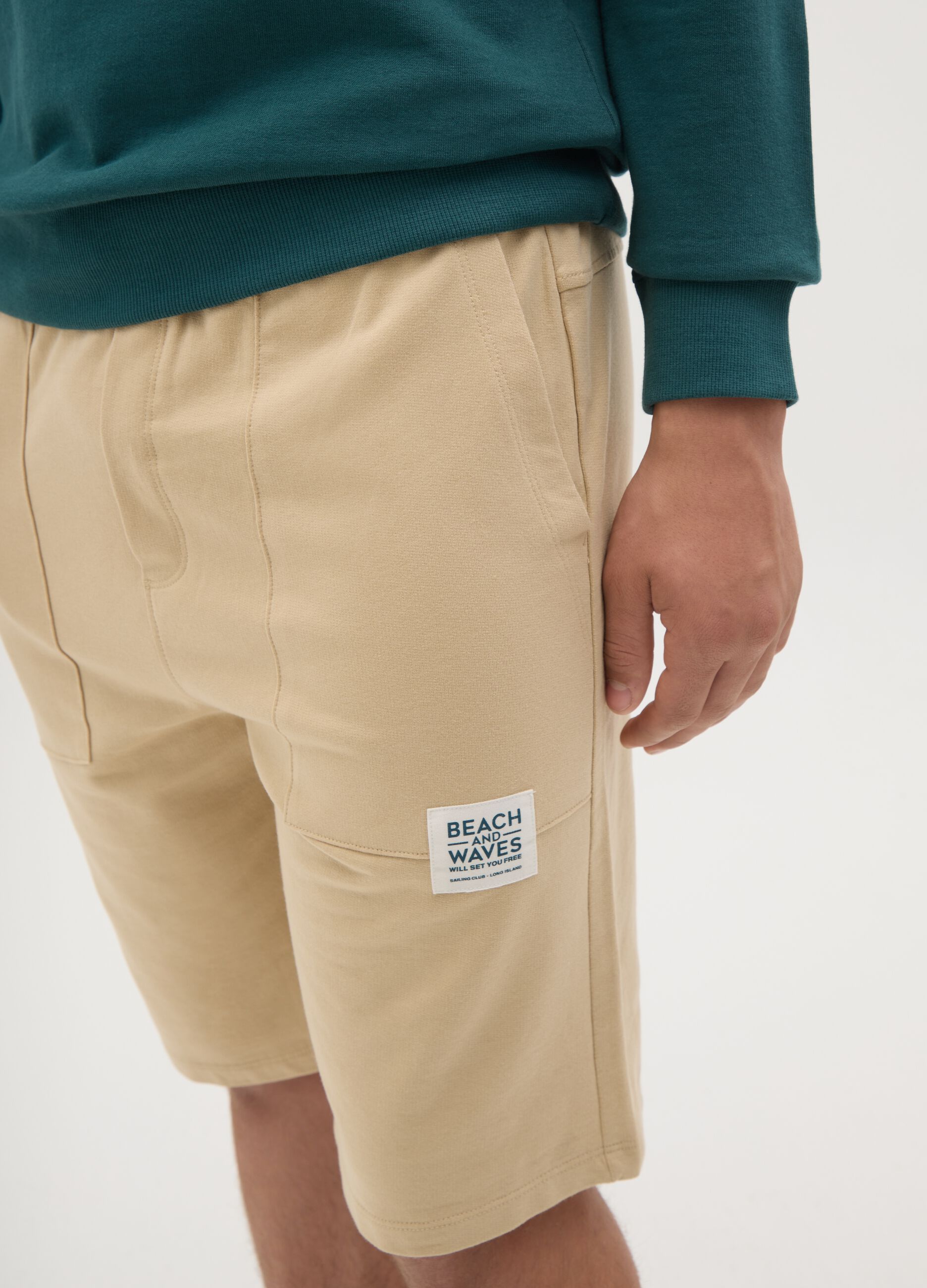 Beige shorts in 100% cotton