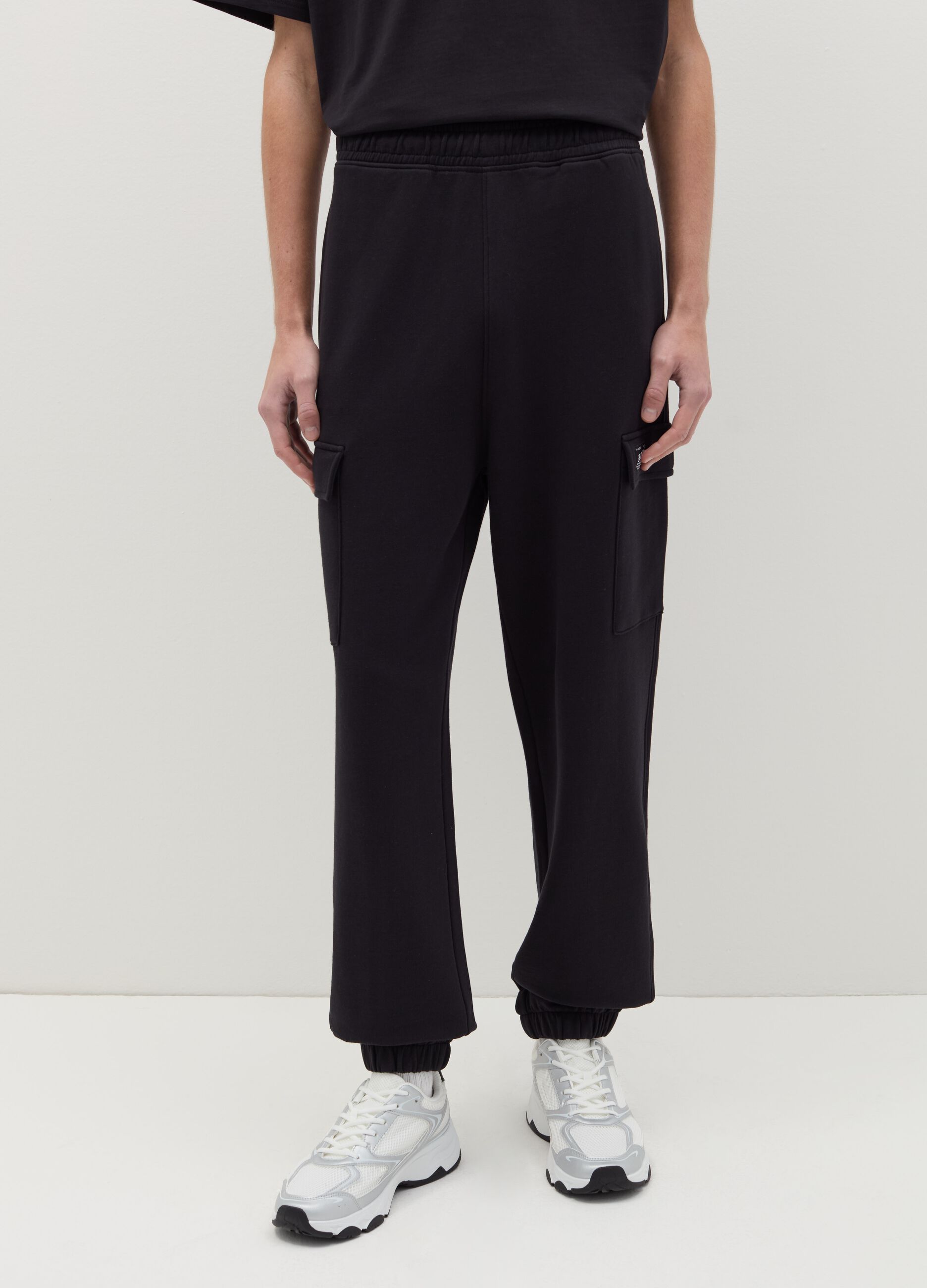 Joggers cargo con profili elasticati 