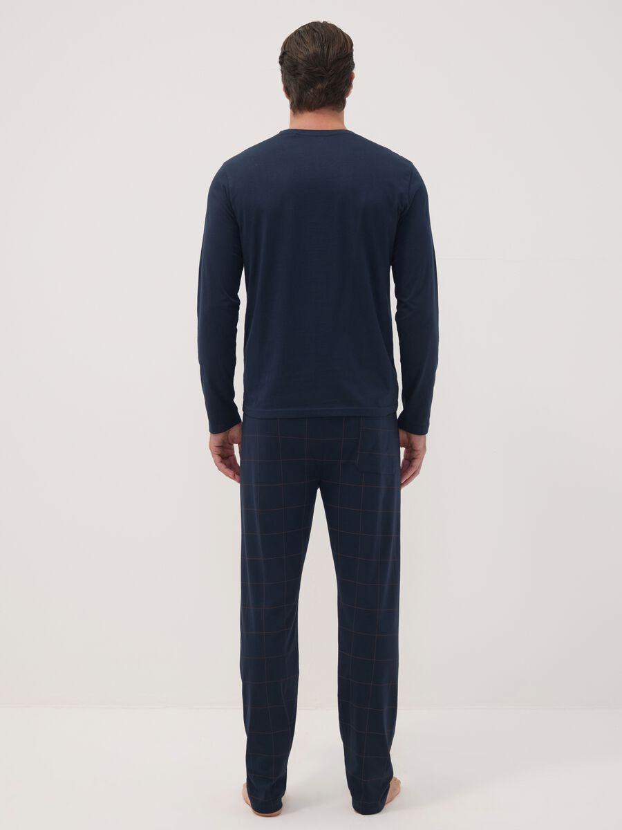Pigiama blu in puro cotone organico con scollo a V_3