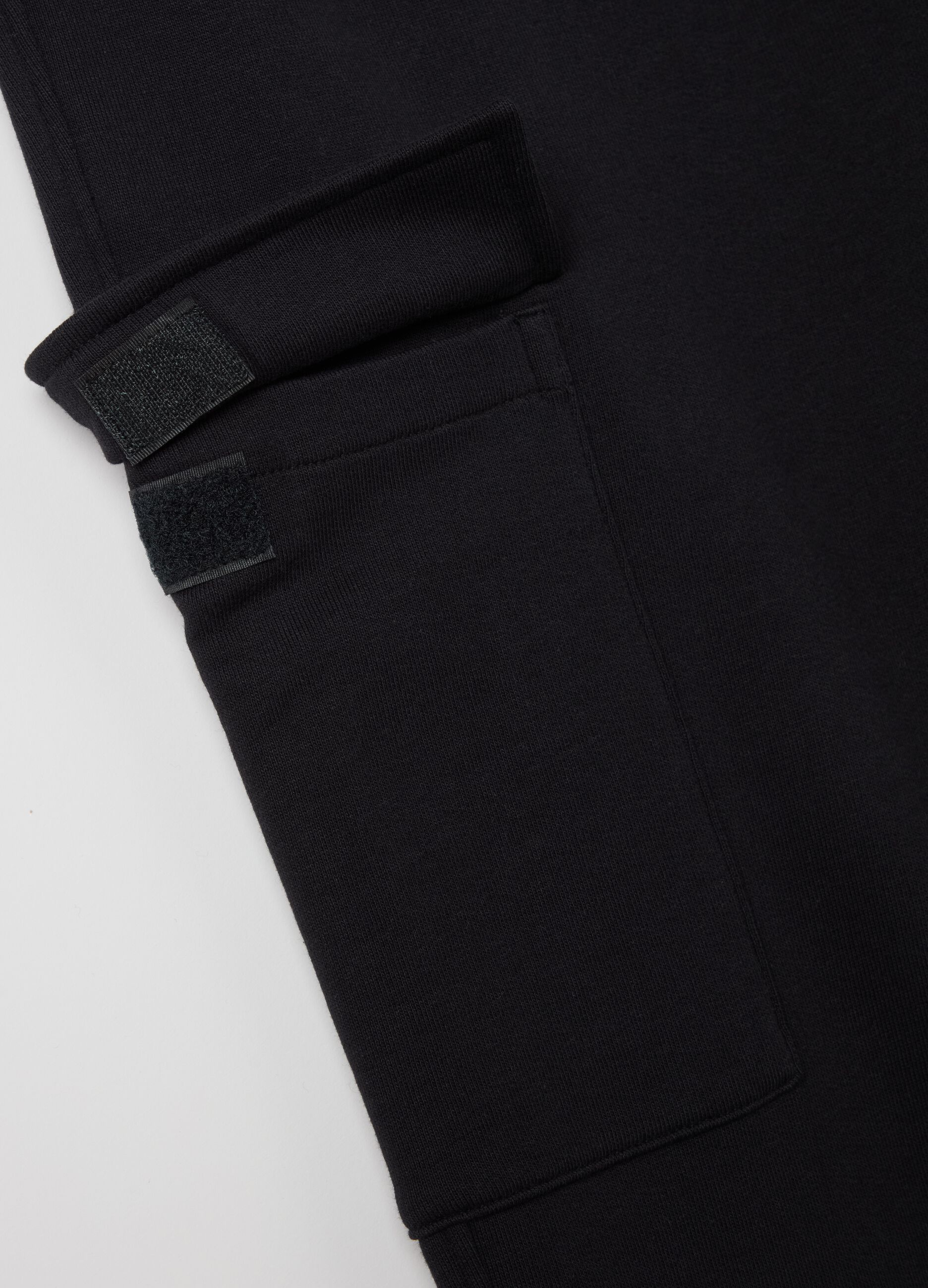 Joggers cargo con profili elasticati 