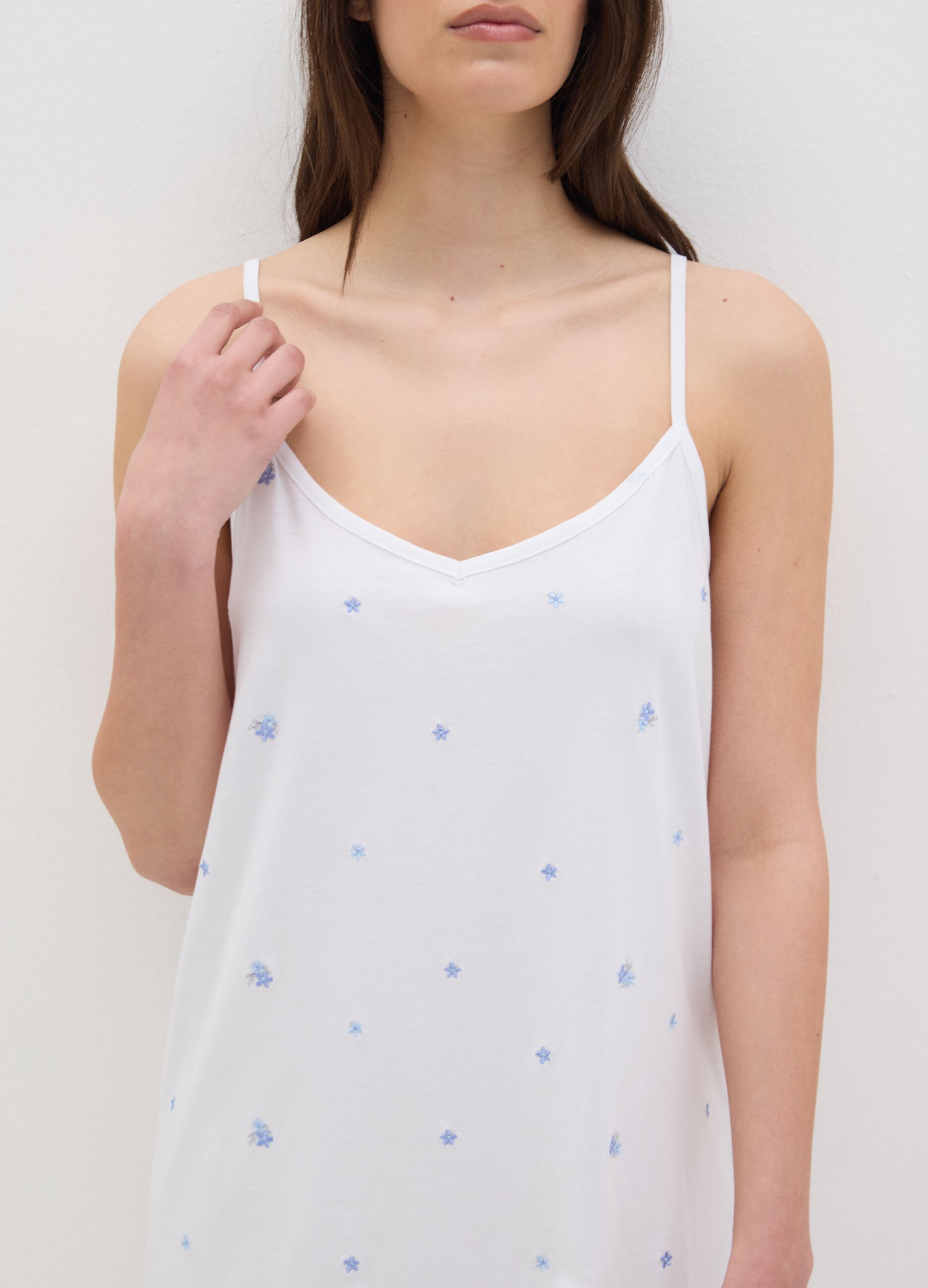 Camicia da notte da donna in puro cotone bianco con fiori