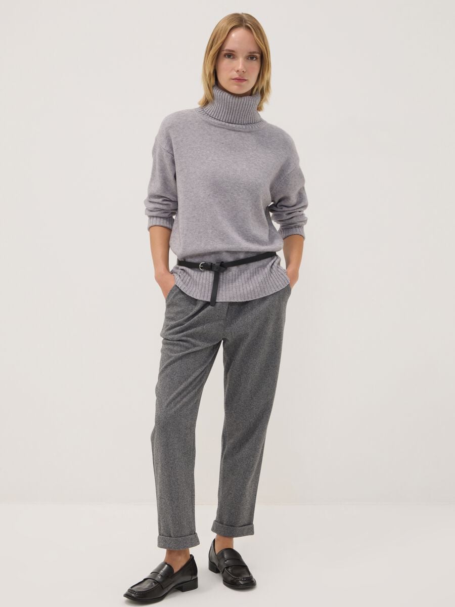 Grey regular-fit trousers with chevron pattern_0