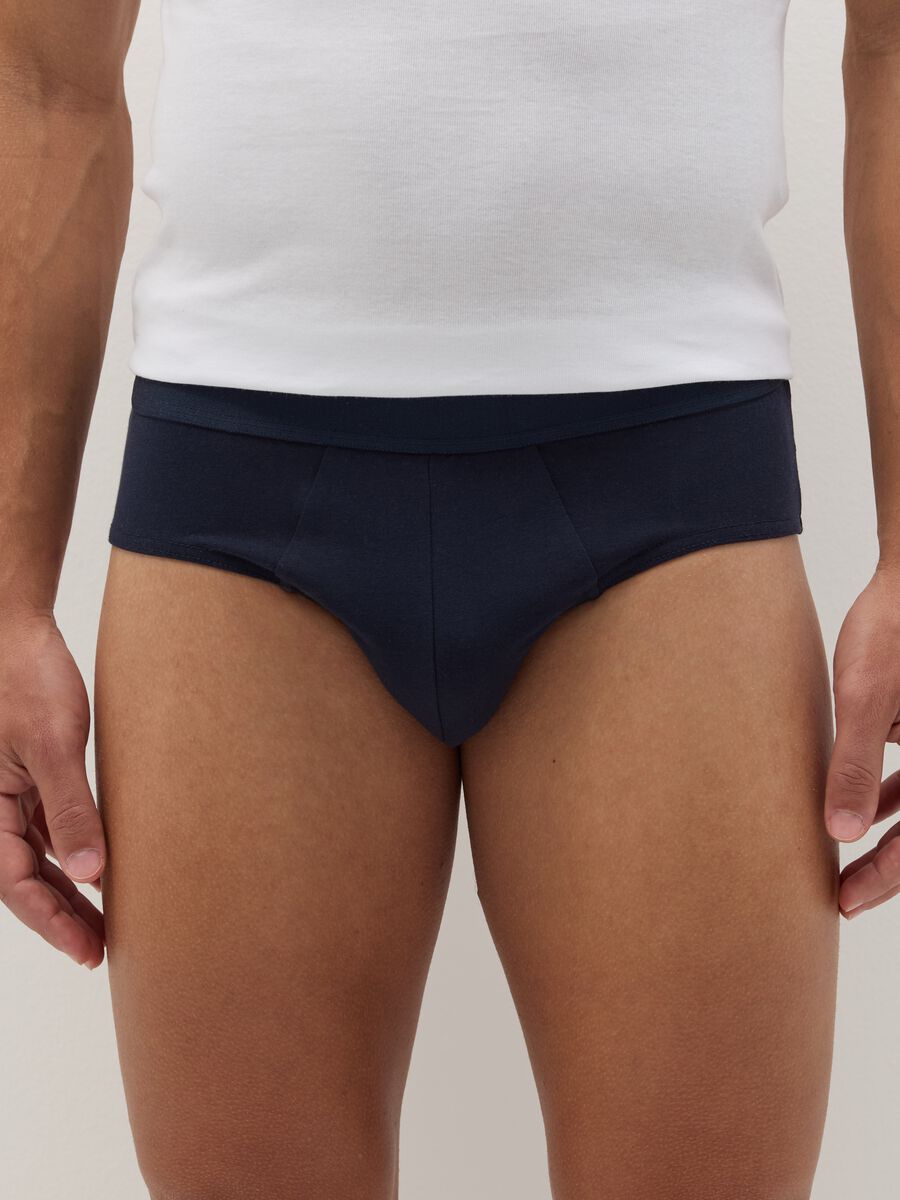 Three-pair pack briefs in stretch cotton_1