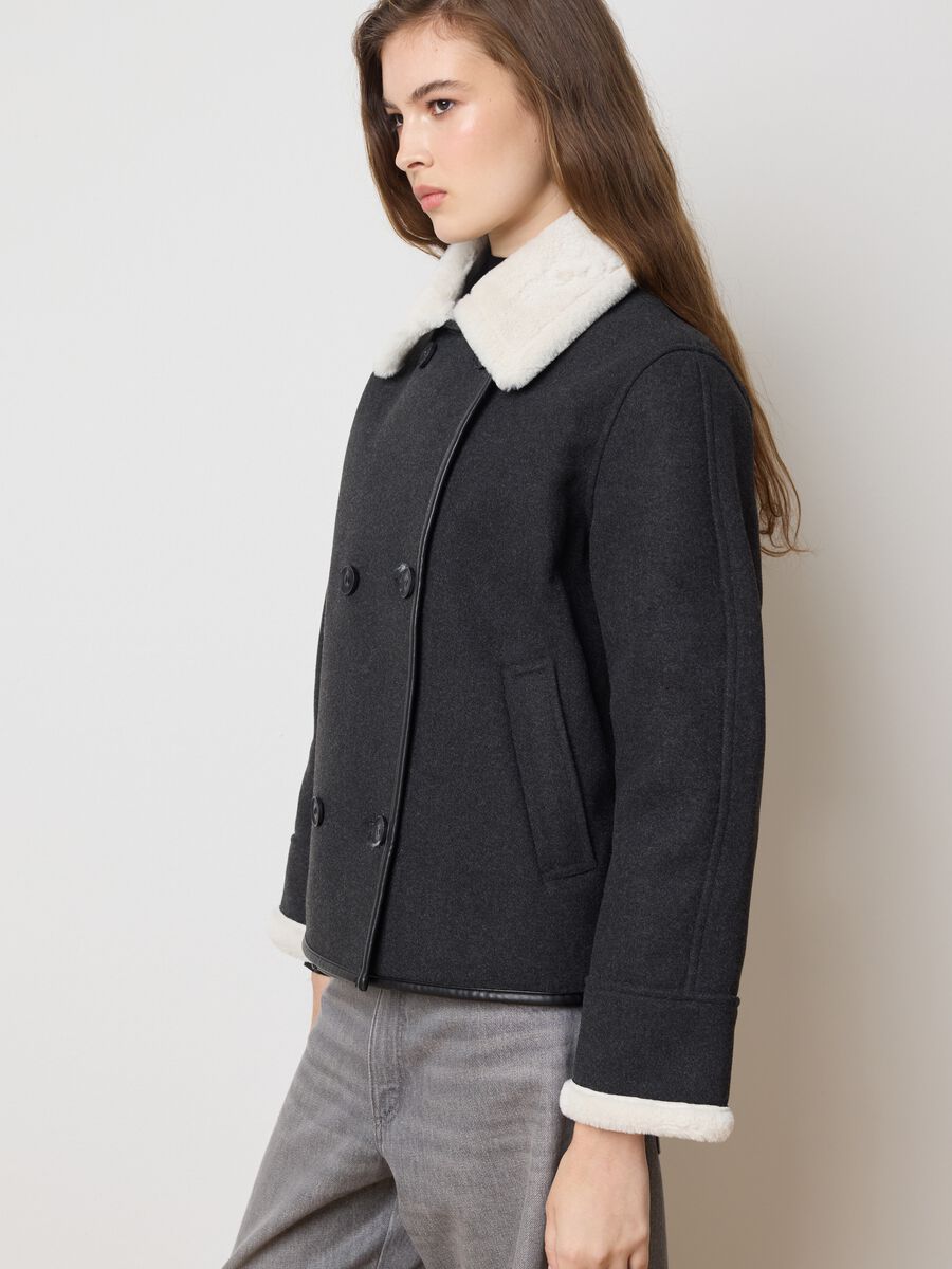 Black jacket with regular fit collar and buttons_0