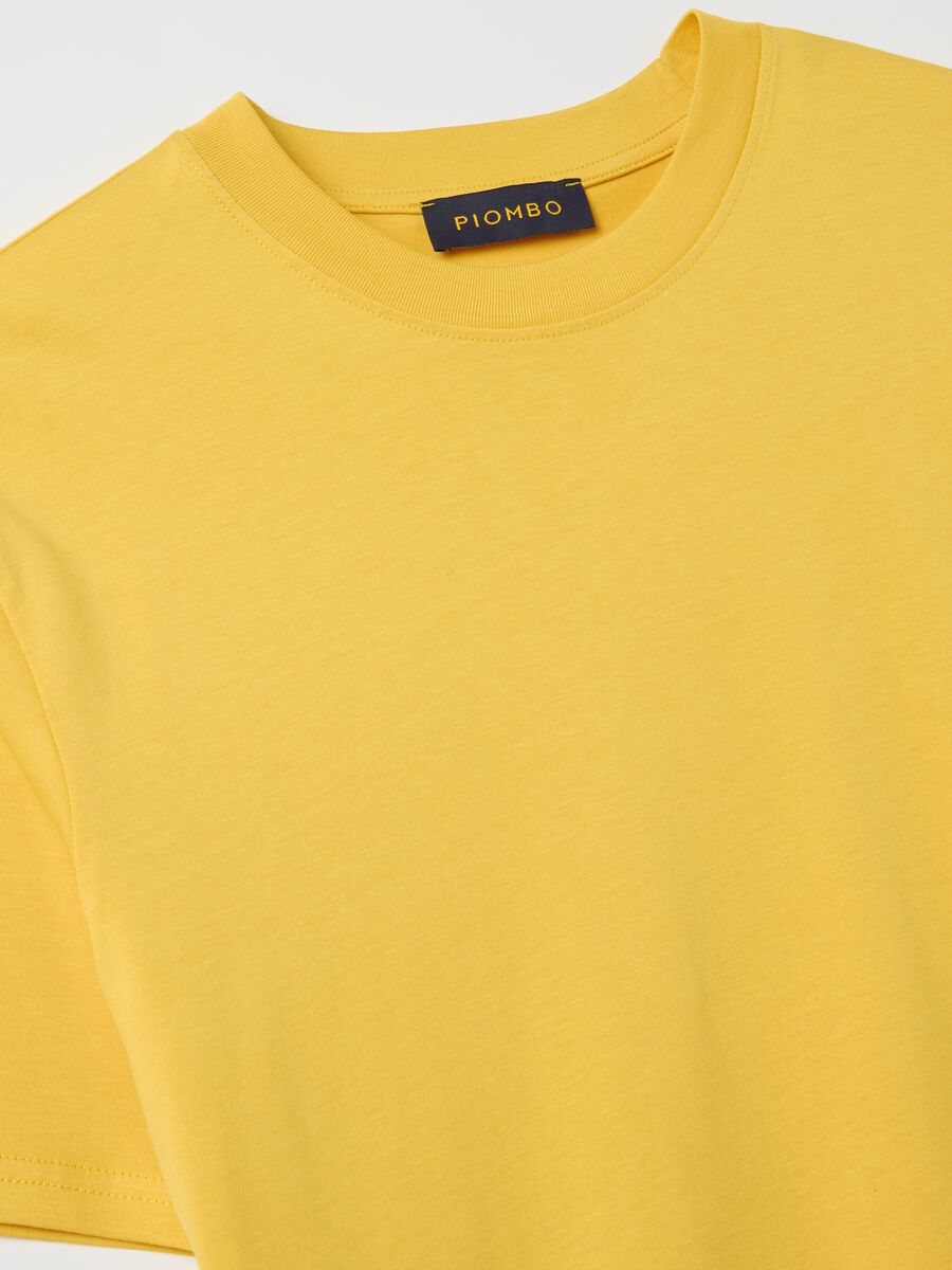 Plain cotton T-shirt with round neck._5