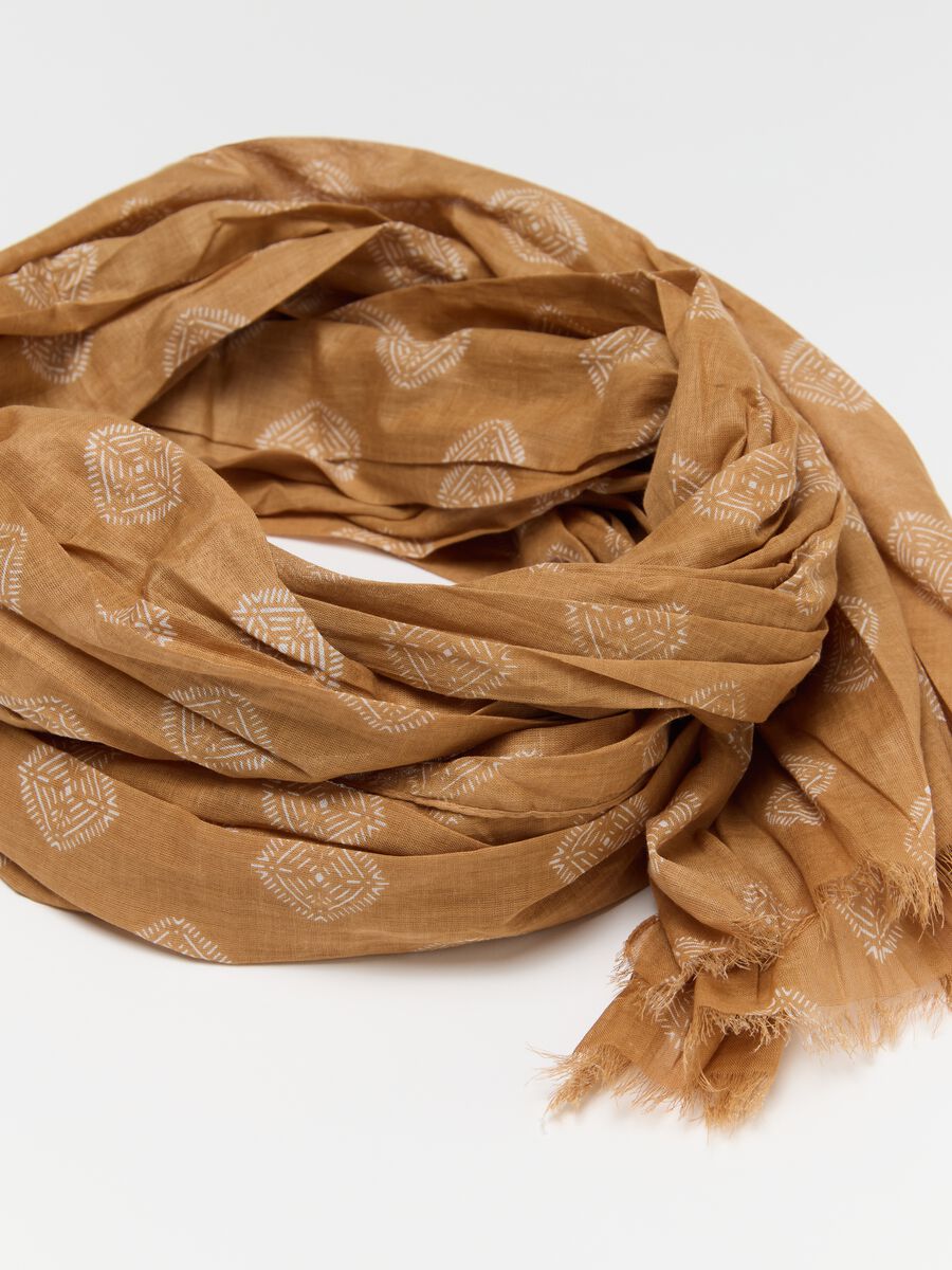 Yellow cotton scarf with geometric motifs_1