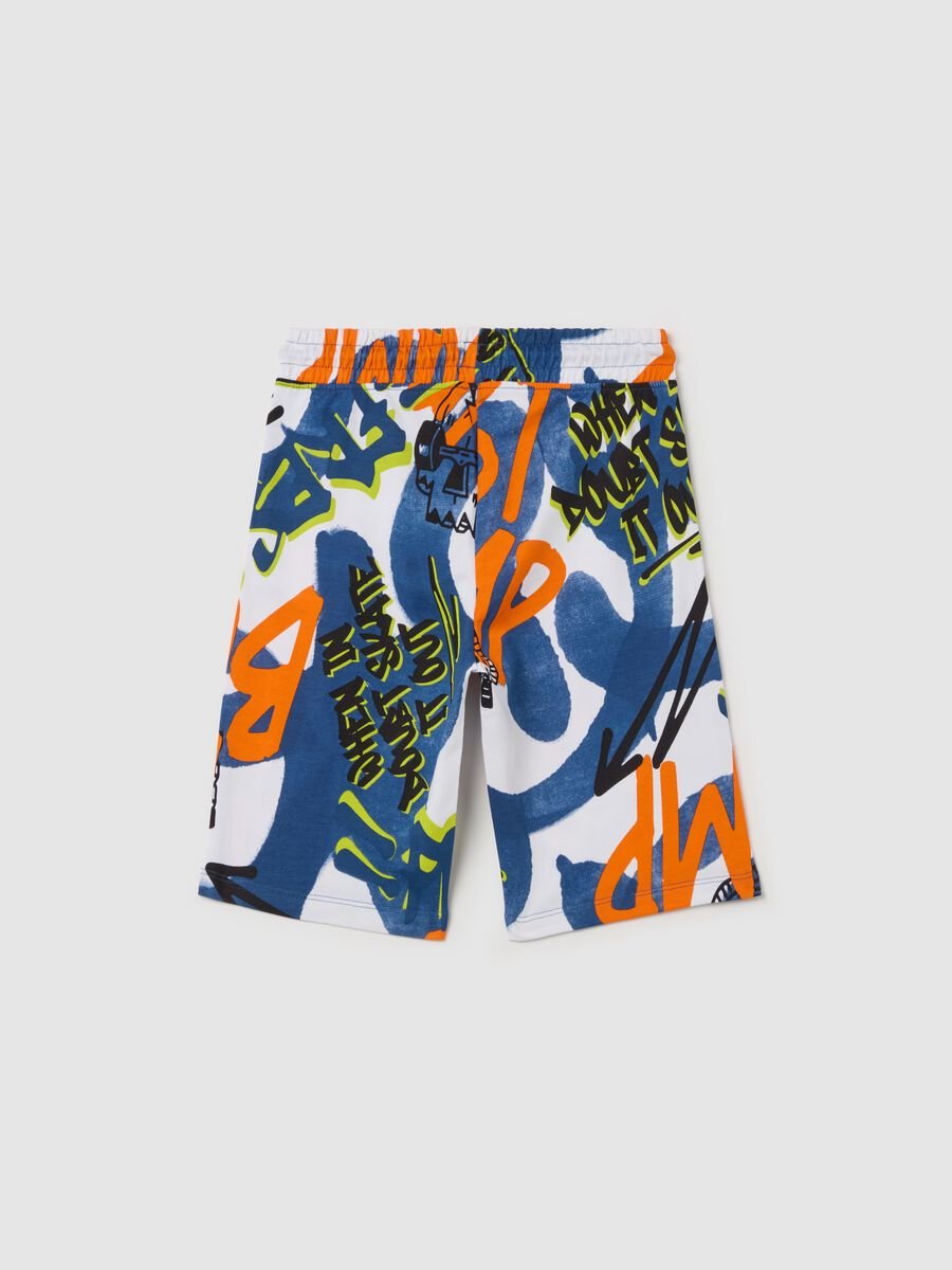 Bermuda shorts with drawstring and graffiti-style print_4