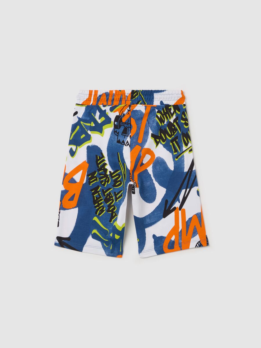 Bermuda shorts with drawstring and graffiti-style print_4