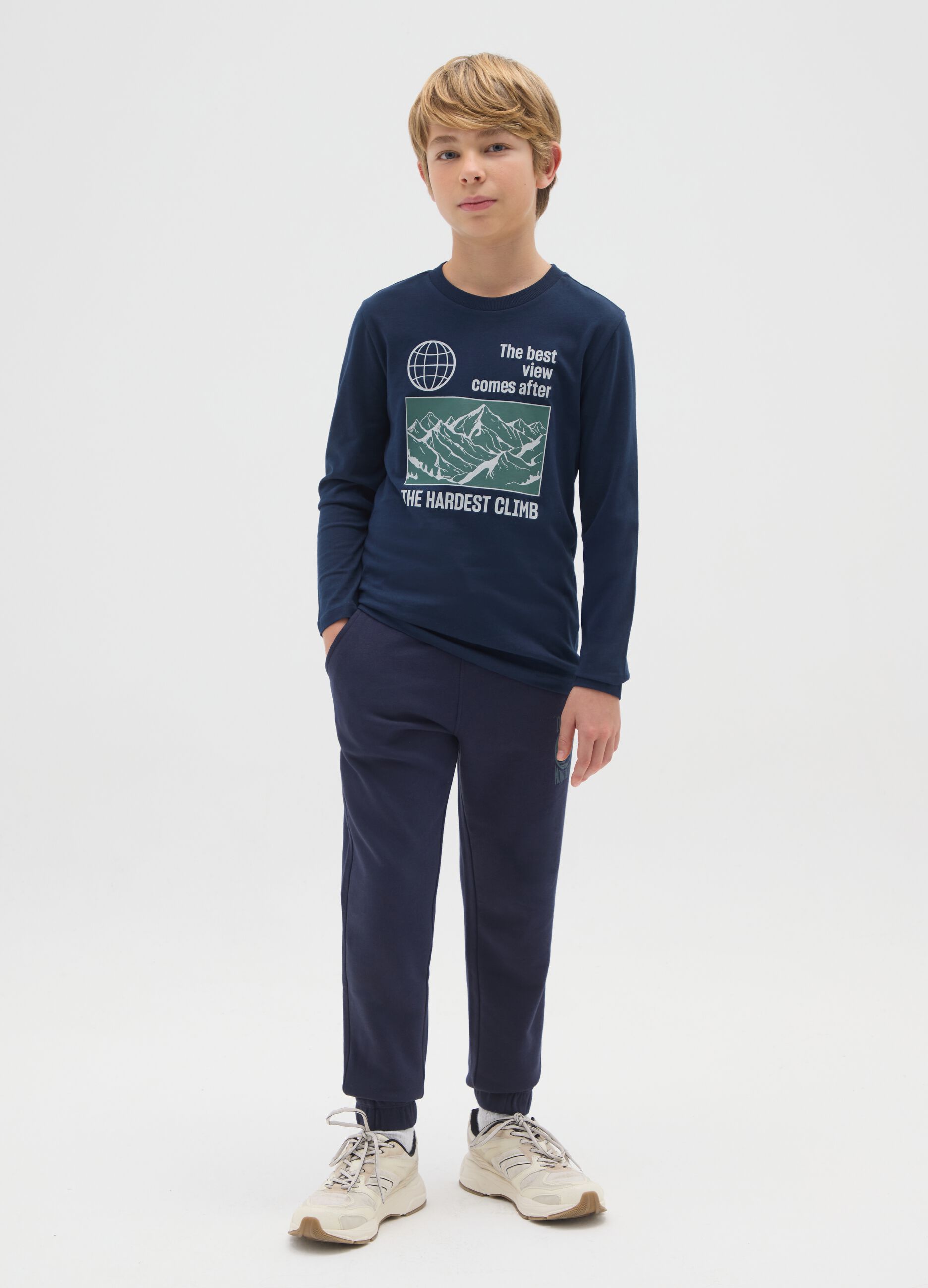 Boy's blue regular fit cotton trousers with print
