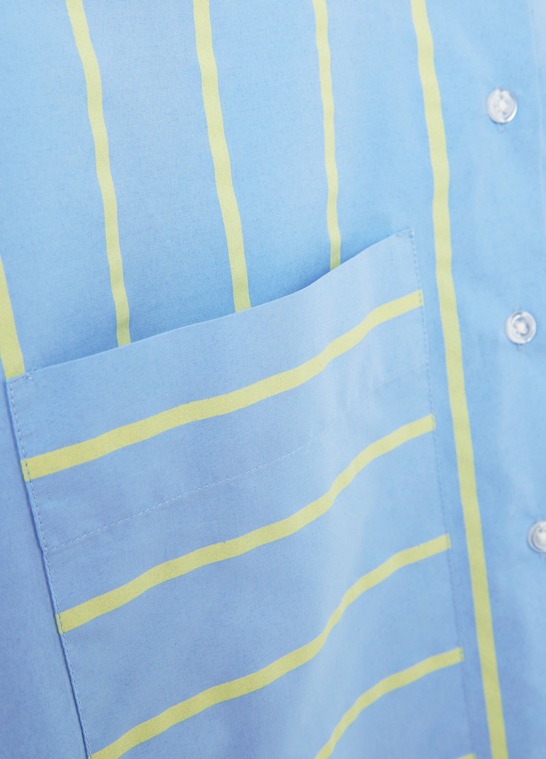 Boxy-fit shirt in poplin with light blue striped pattern