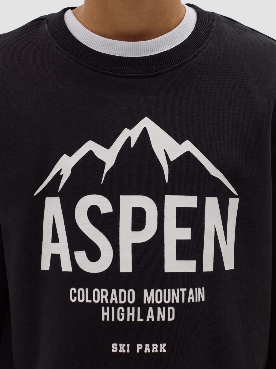 Sweatshirt with mountains print_1
