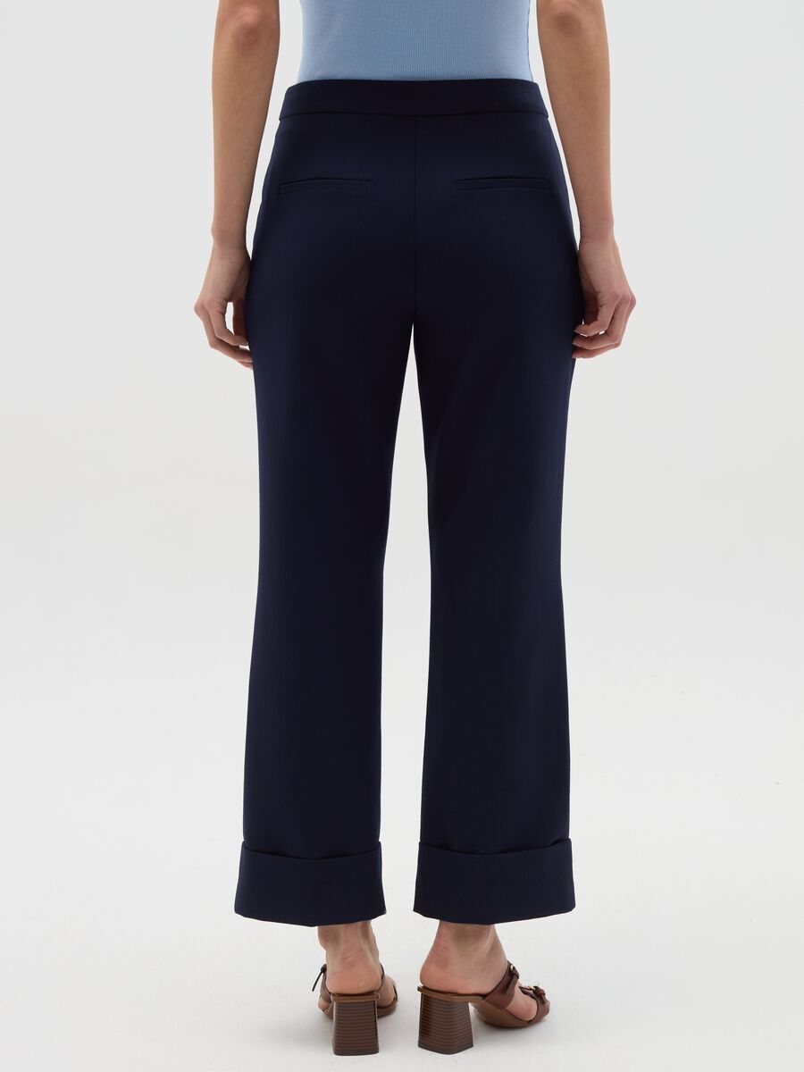 Crop trousers with folds_2