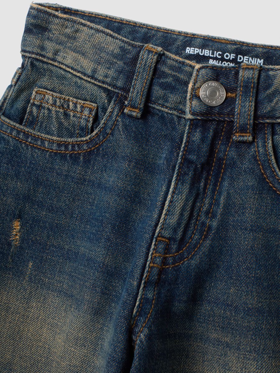 Blue denim balloon-fit pure cotton jeans with star embroidery for girls_2