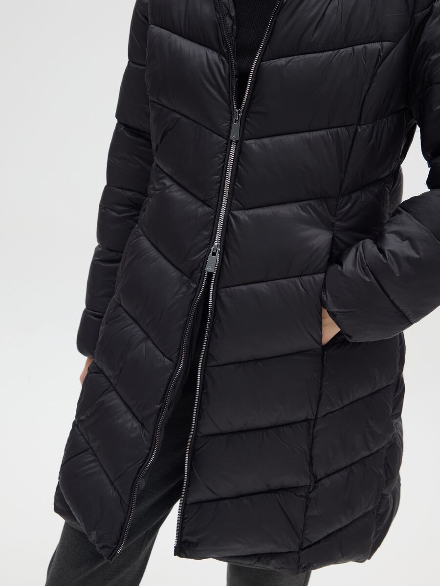 Black padded jacket with hood in technical fabric_3