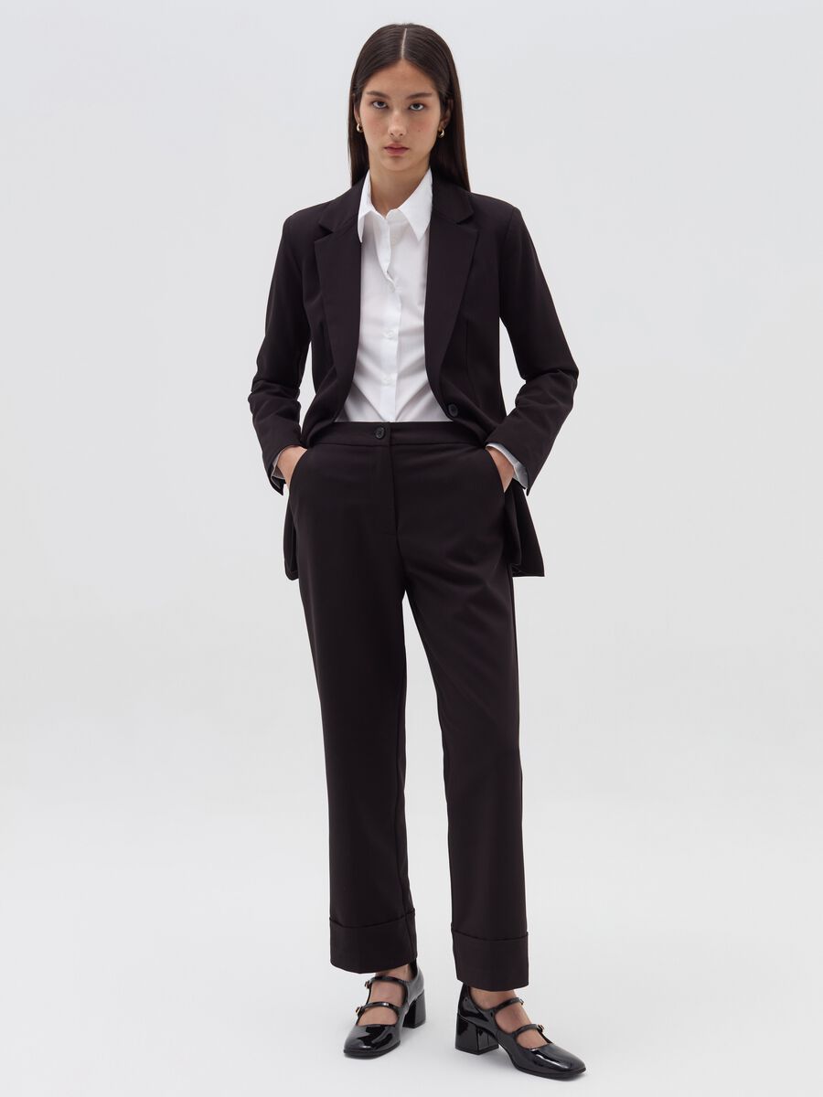 Pantalone straight fit con risvolti_0