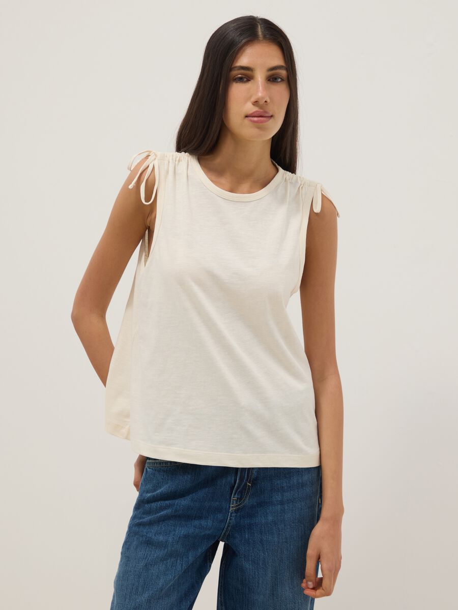 Top beige in puro cotone con laccetti sulle spalle_3