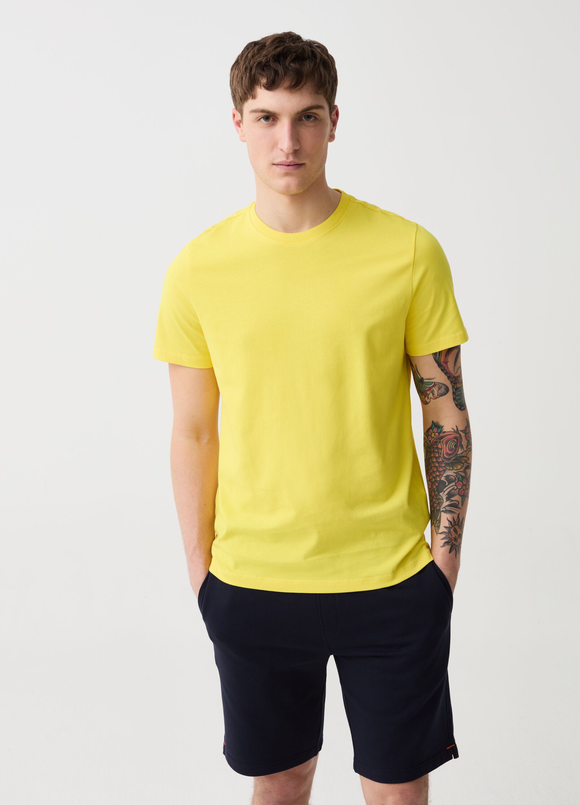 Bermuda joggers with contrasting drawstring