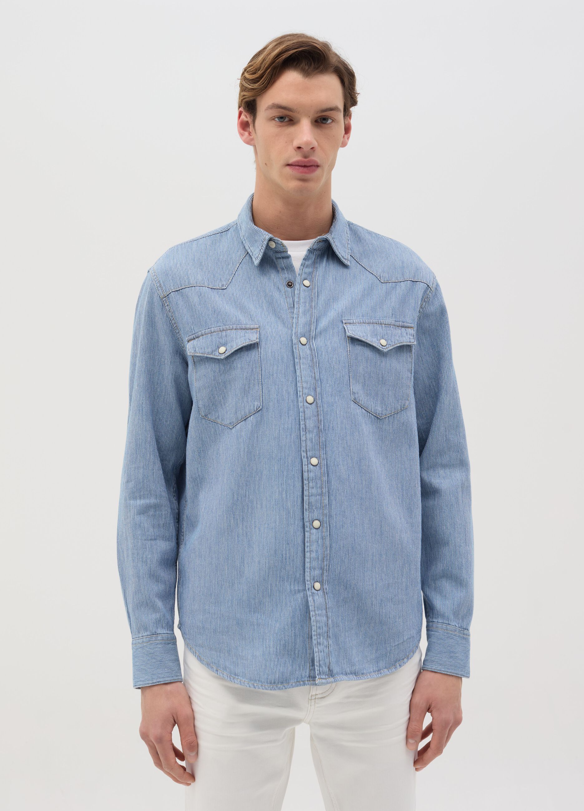 Western shirt in denim with pearl buttons