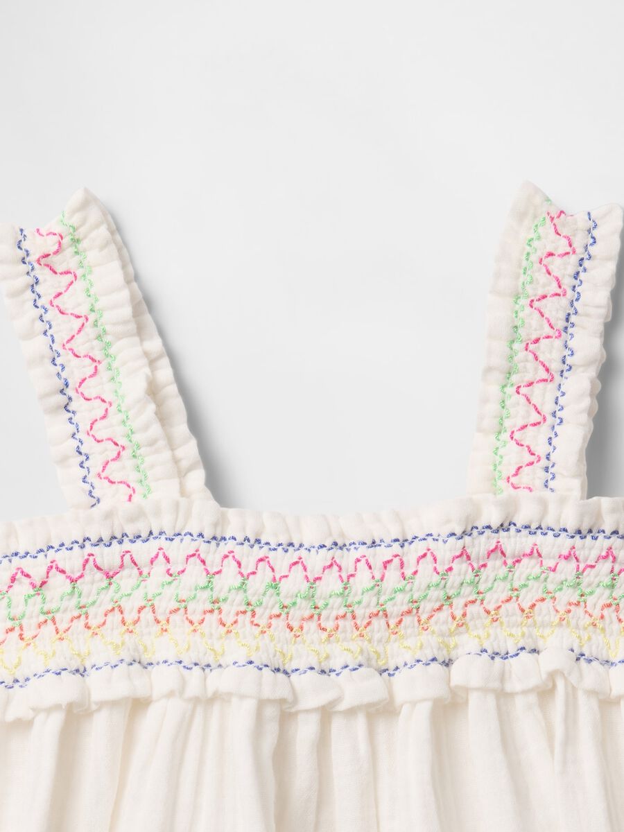 White summer outfit for girls with colourful embroidery_3
