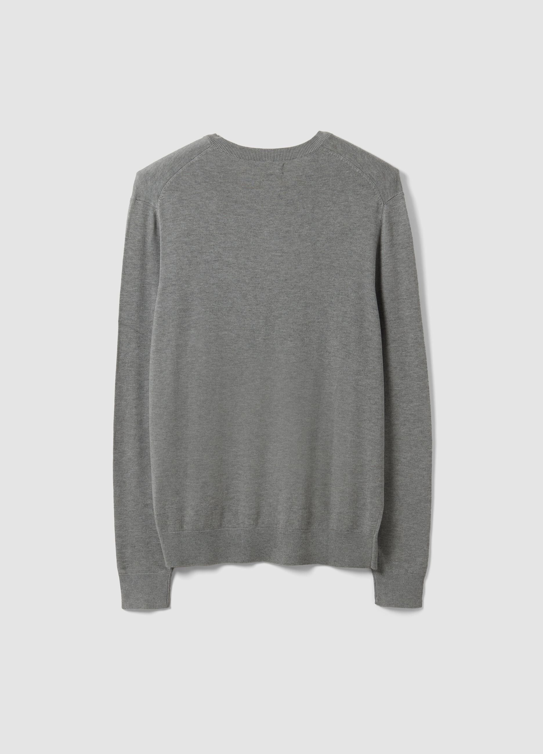 Grey V-neck jumper in viscose blend, regular fit