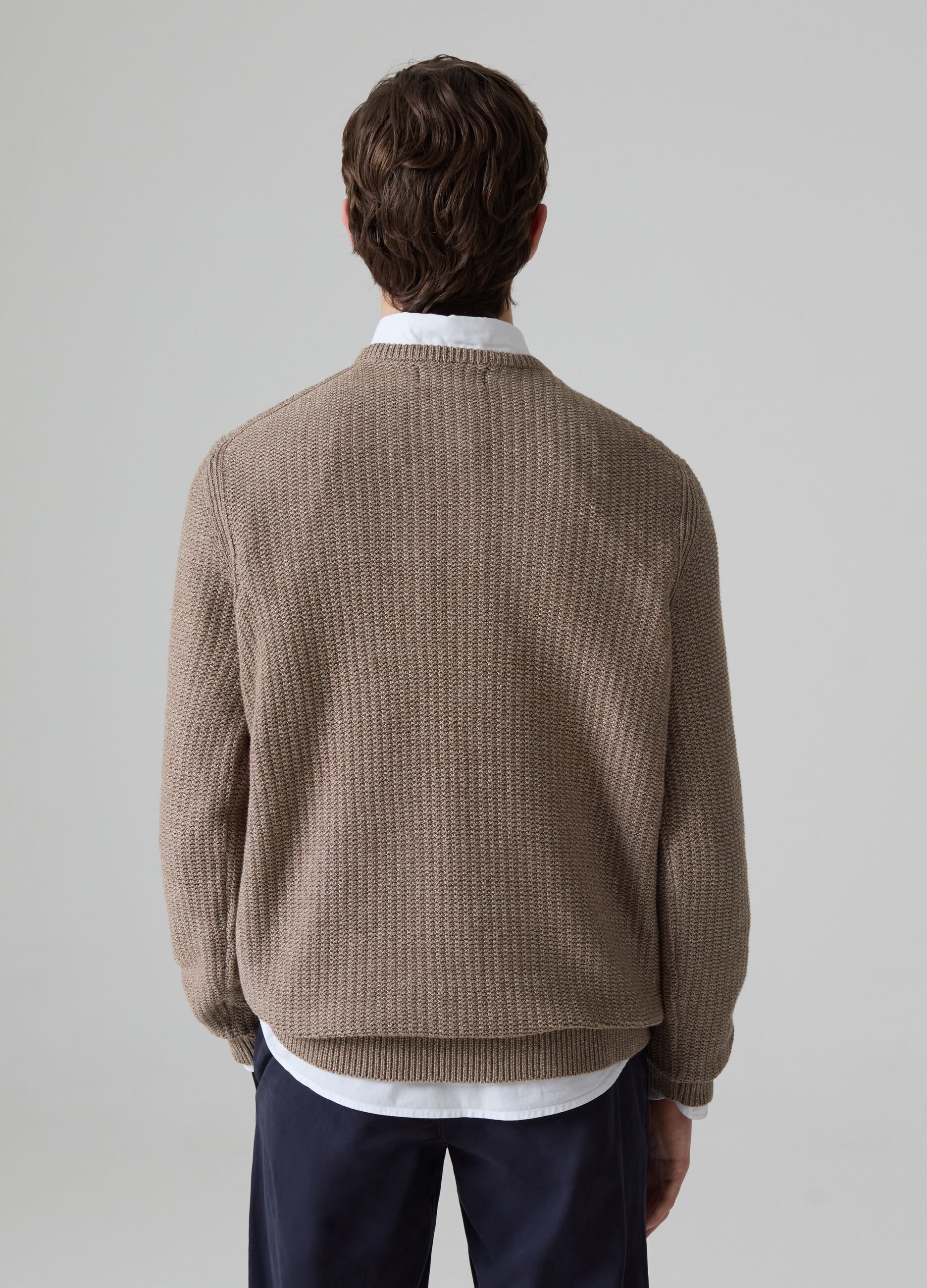 Pullover con lavorazione a coste inglesi