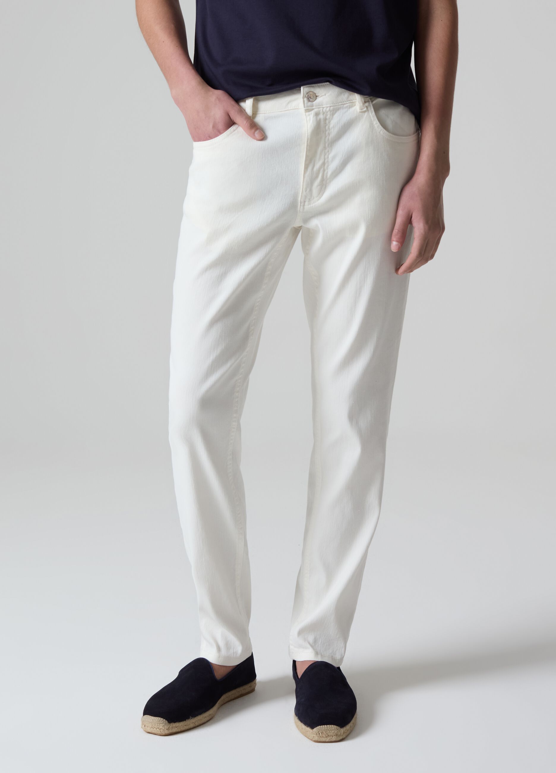 Pantaloni slim fit in lino e cotone PIOMBO