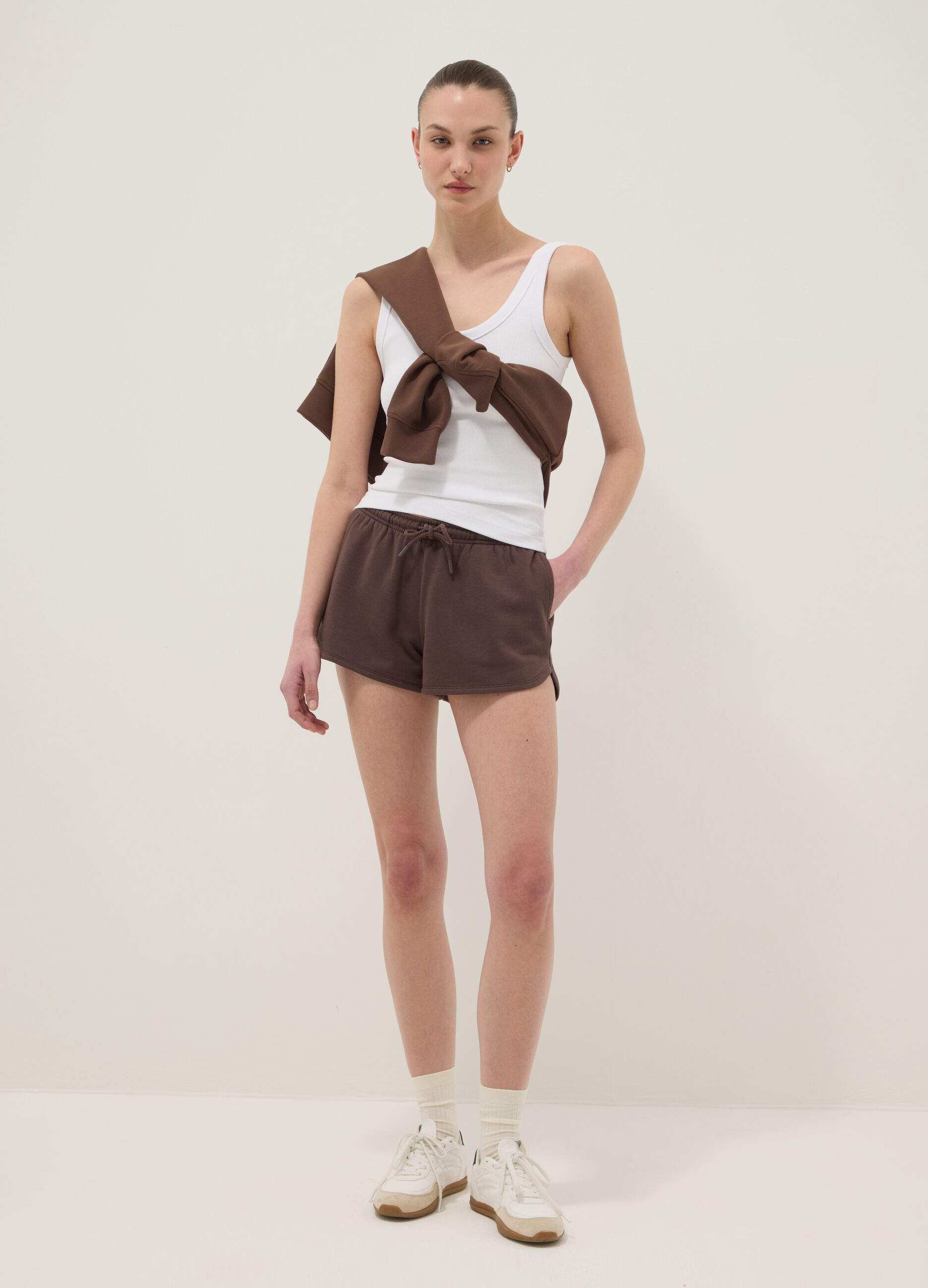 Regular-fit brown cotton-blend shorts with drawstring