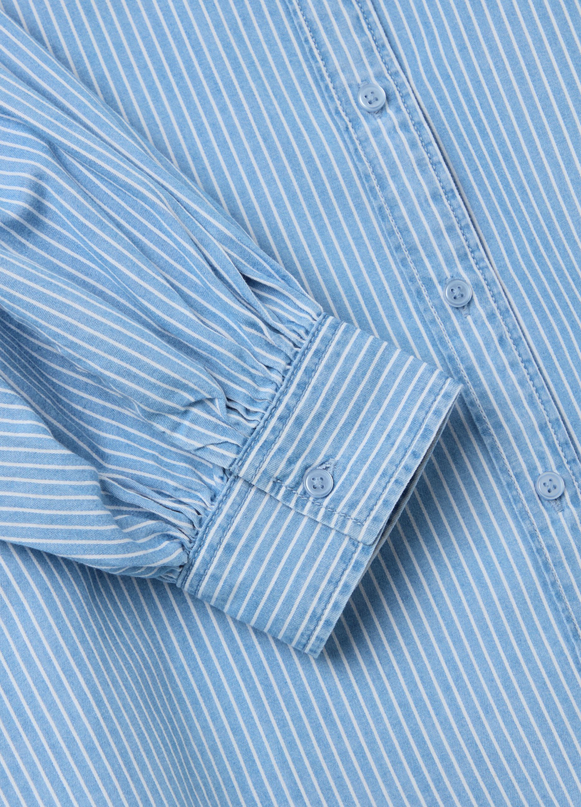 Striped fluid shirt with three-quarter sleeves