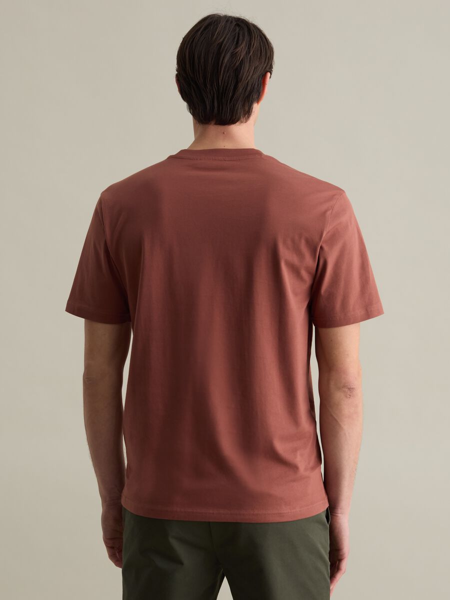 Plain cotton T-shirt with round neck._3