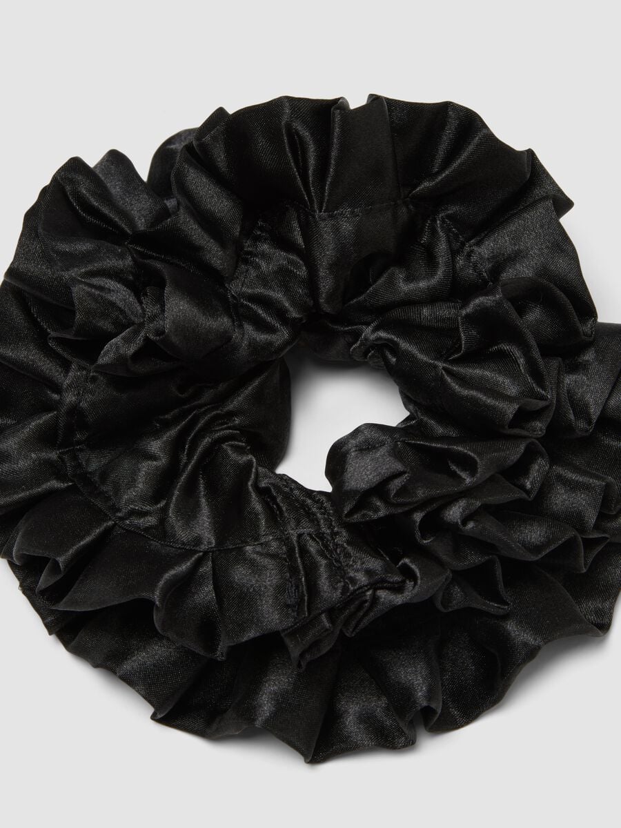 Scrunchie nero arricciato effetto satinato_2