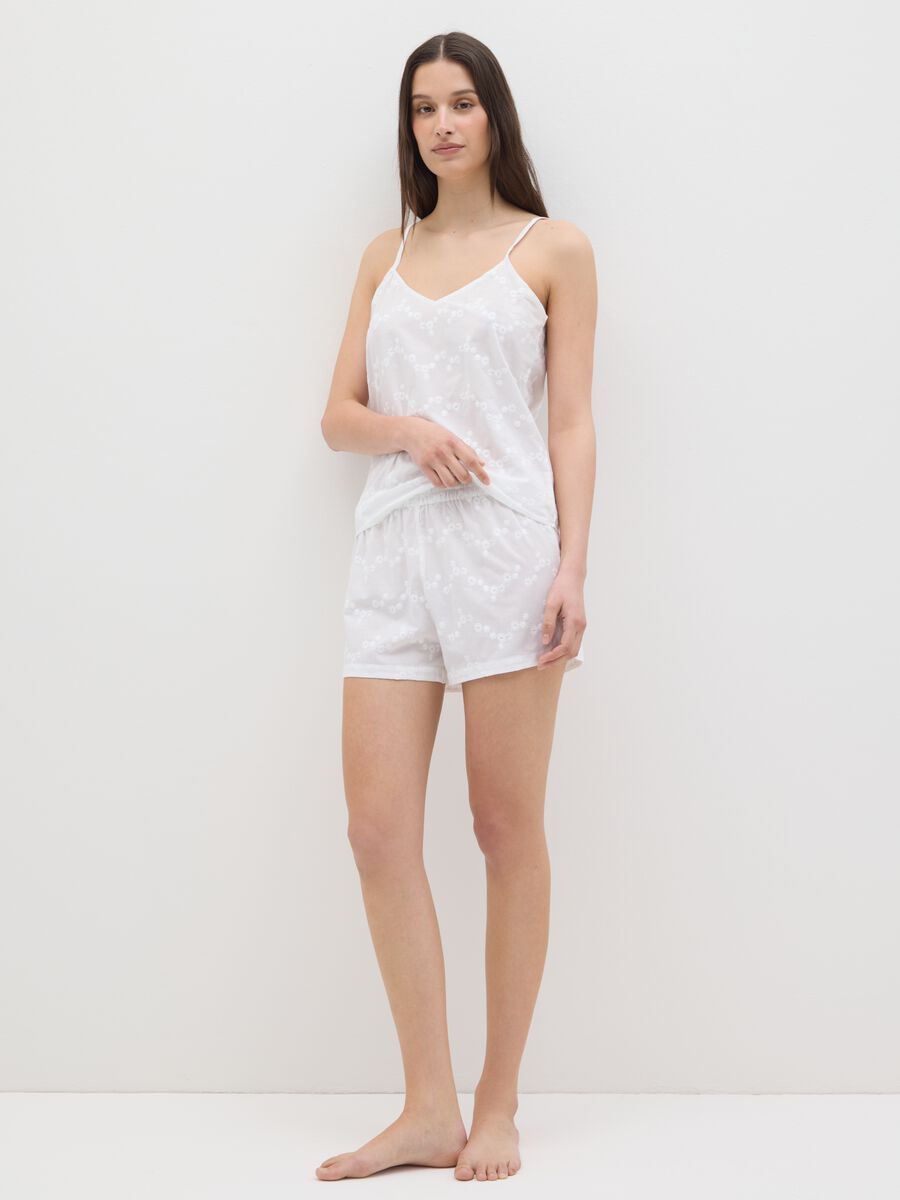 Women's white pure cotton regular fit shorts with embroidery_0