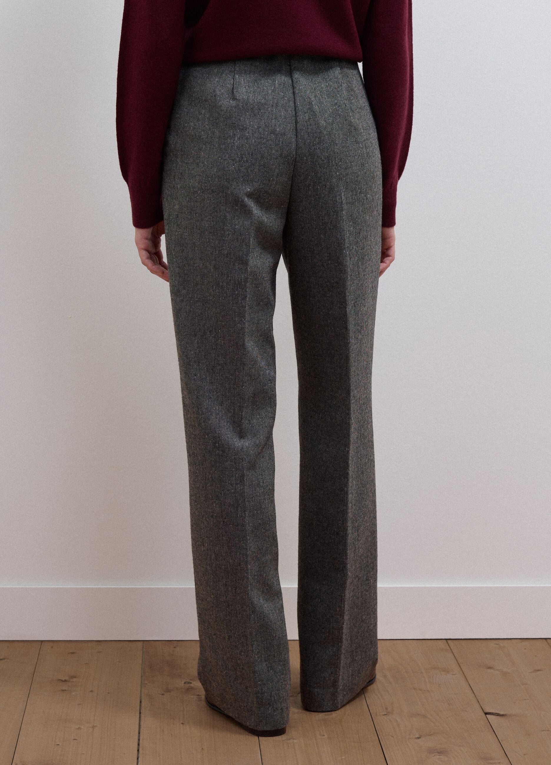 Pantaloni grigi in misto lana e viscosa flare fit
