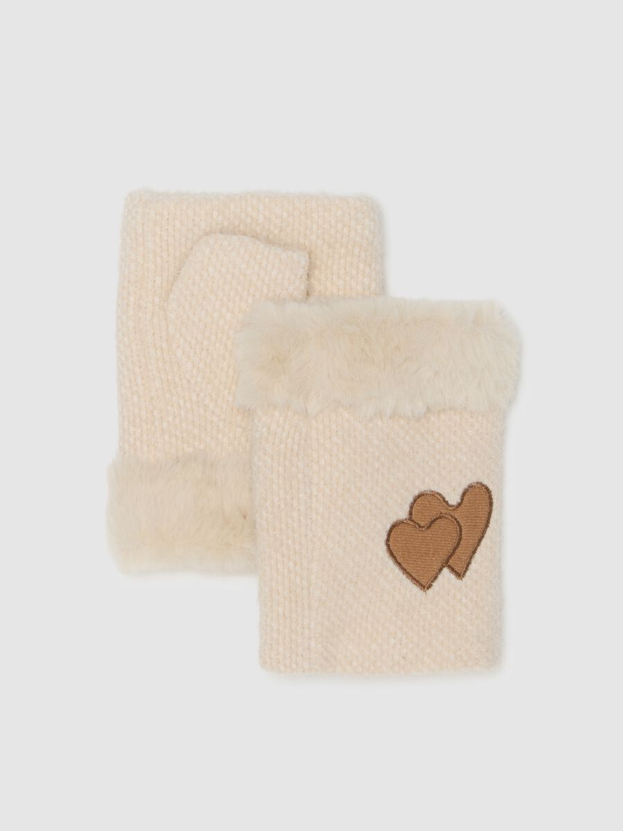 Beige gloves with embroidery_0