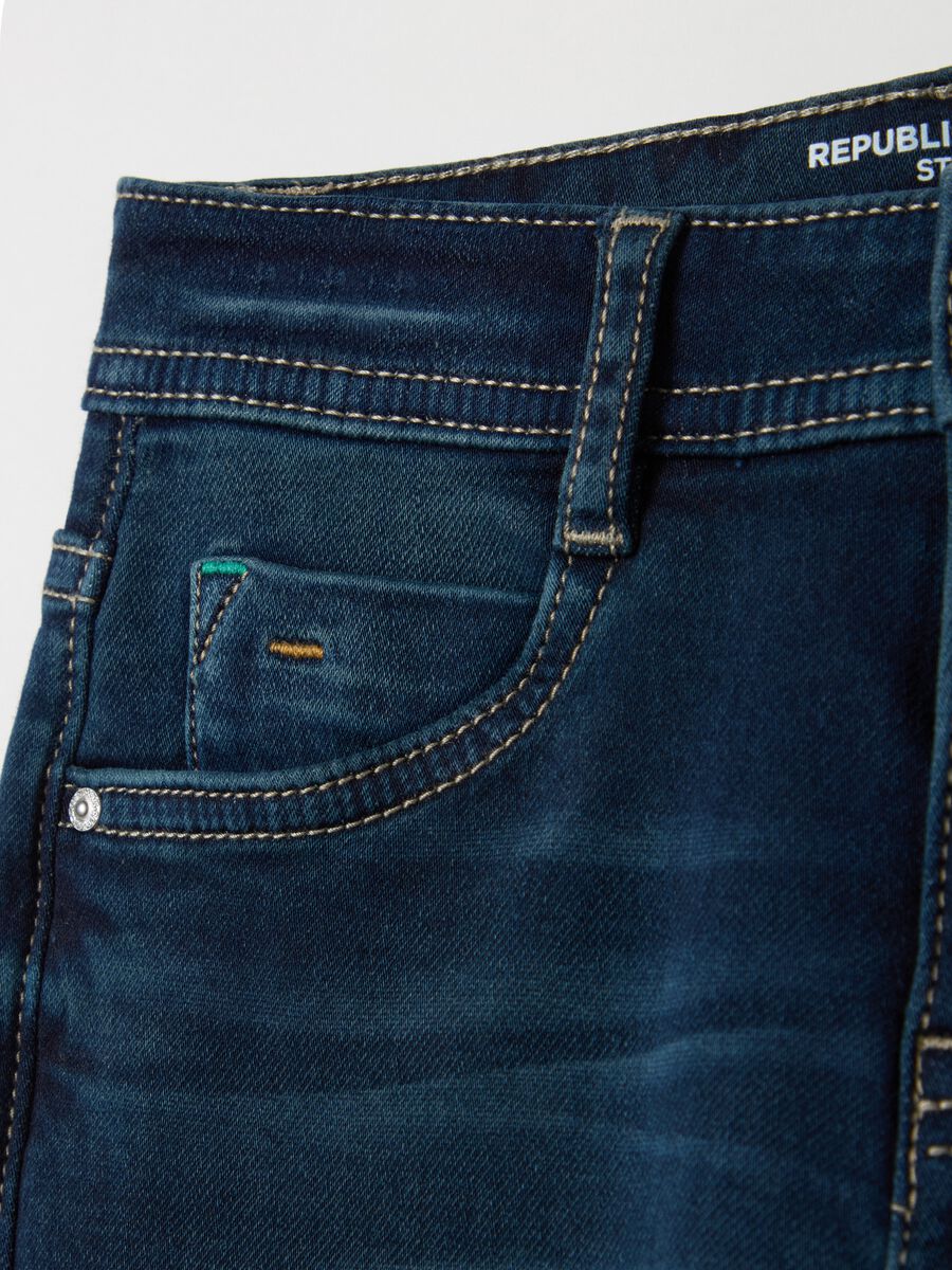 Five-pocket,straight-fit jeans_3