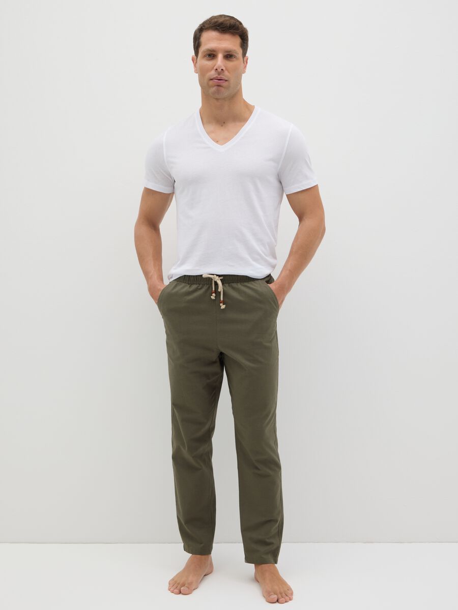 Men's green regular fit cotton blend trousers_0