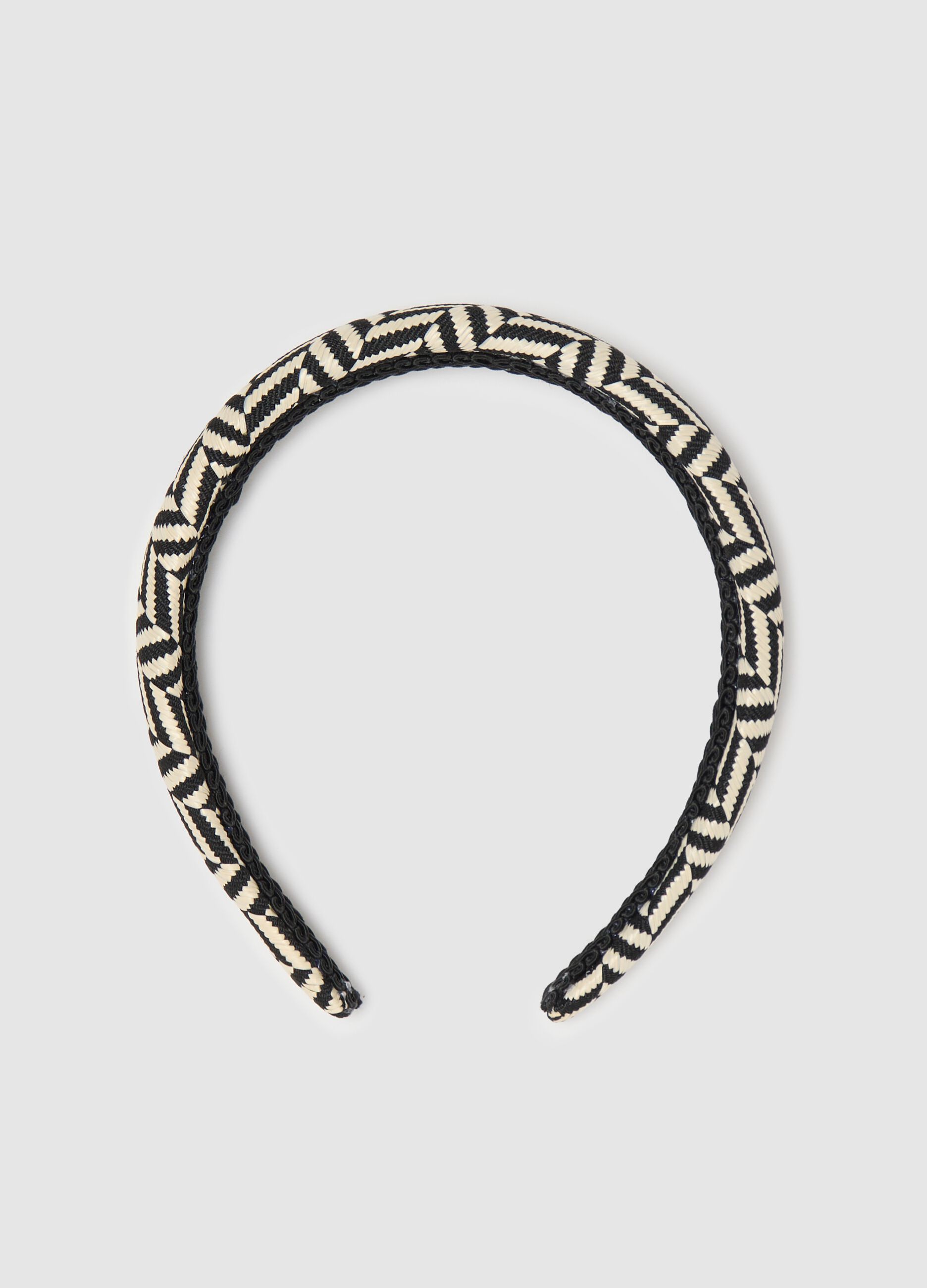 Decorative headband in black and white