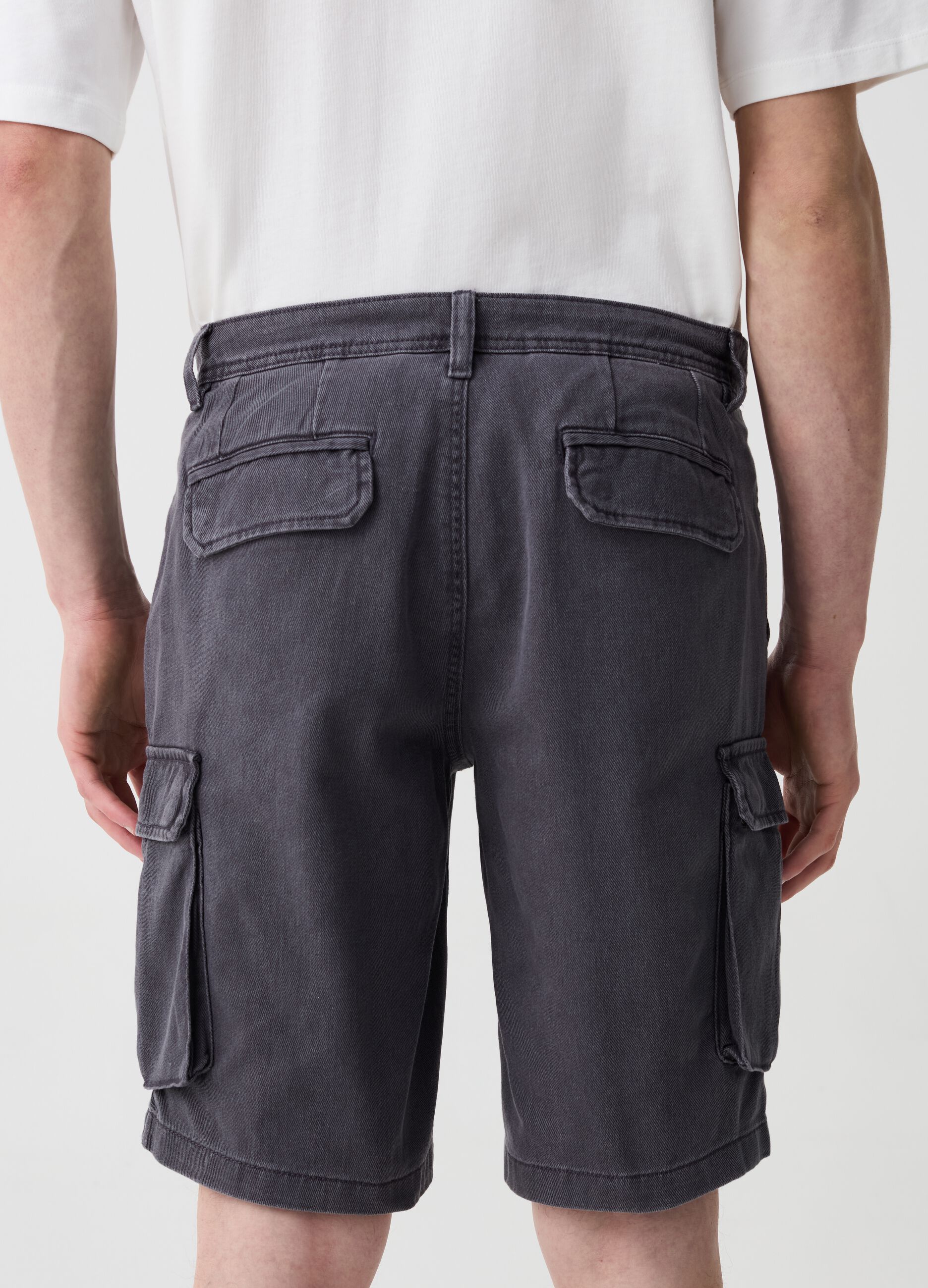 Cargo Bermuda shorts in cotton twill