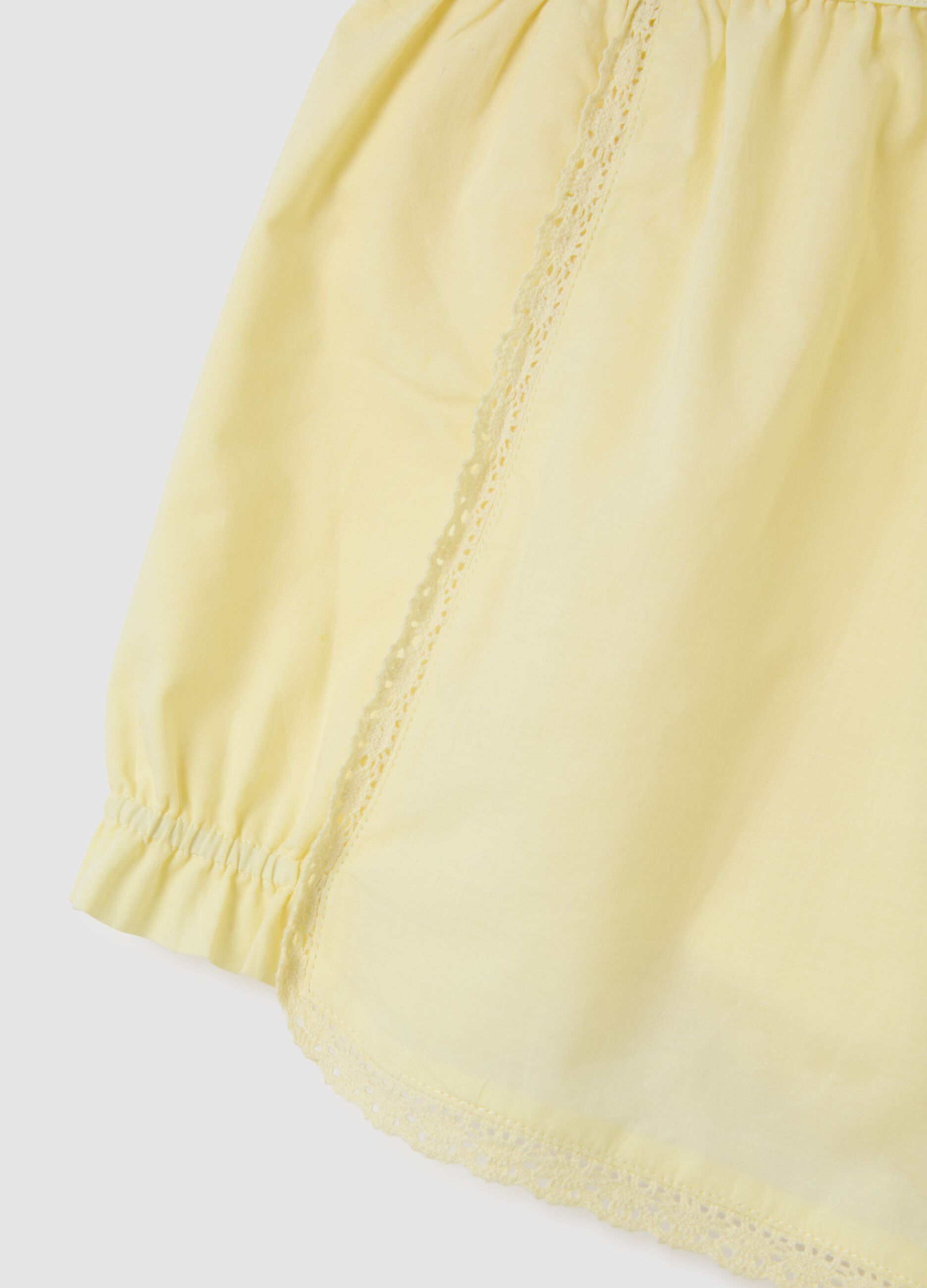 Women's yellow pure cotton shorts in regular fit with lace