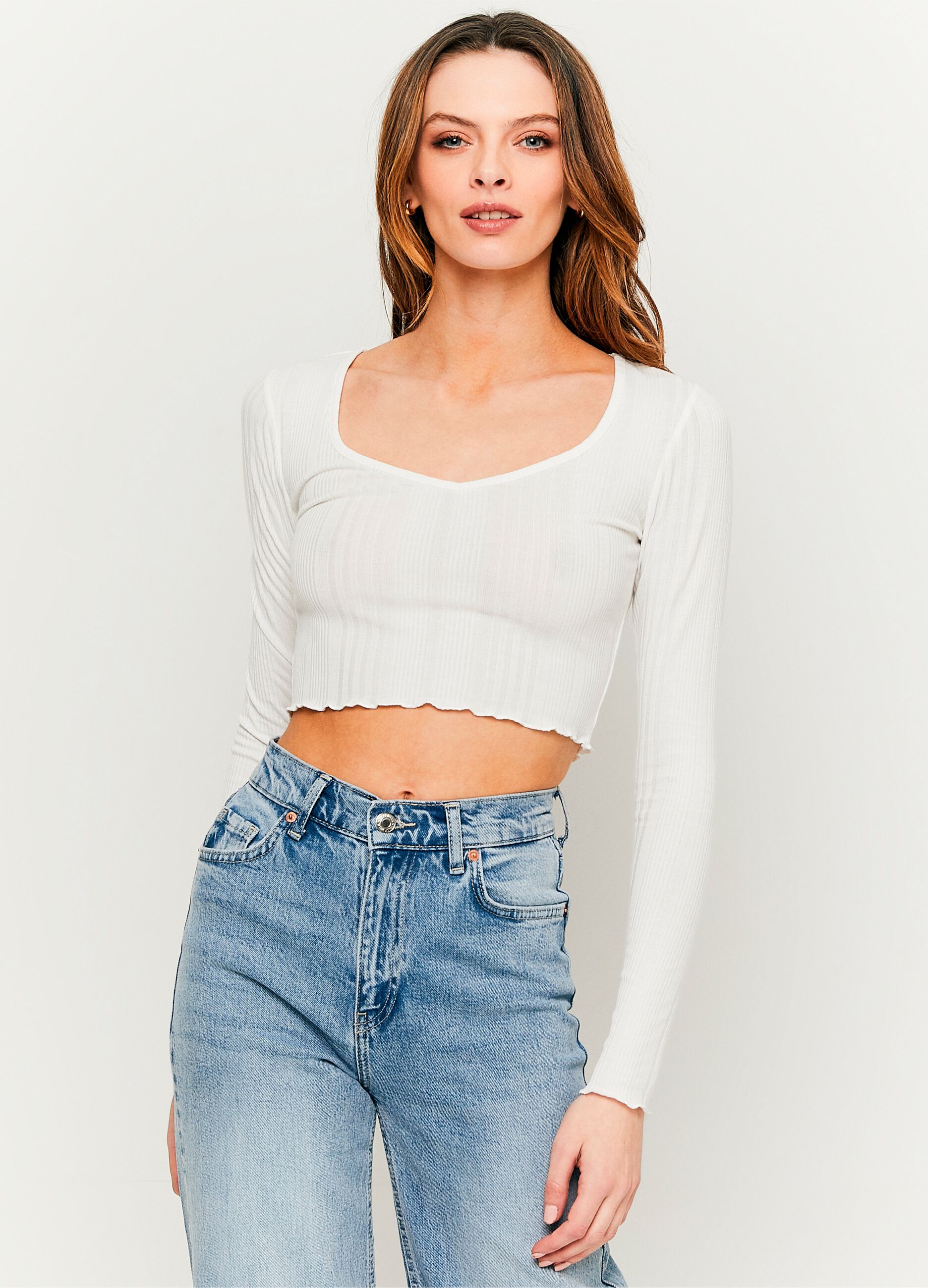 Crop T-shirt with long sleeves