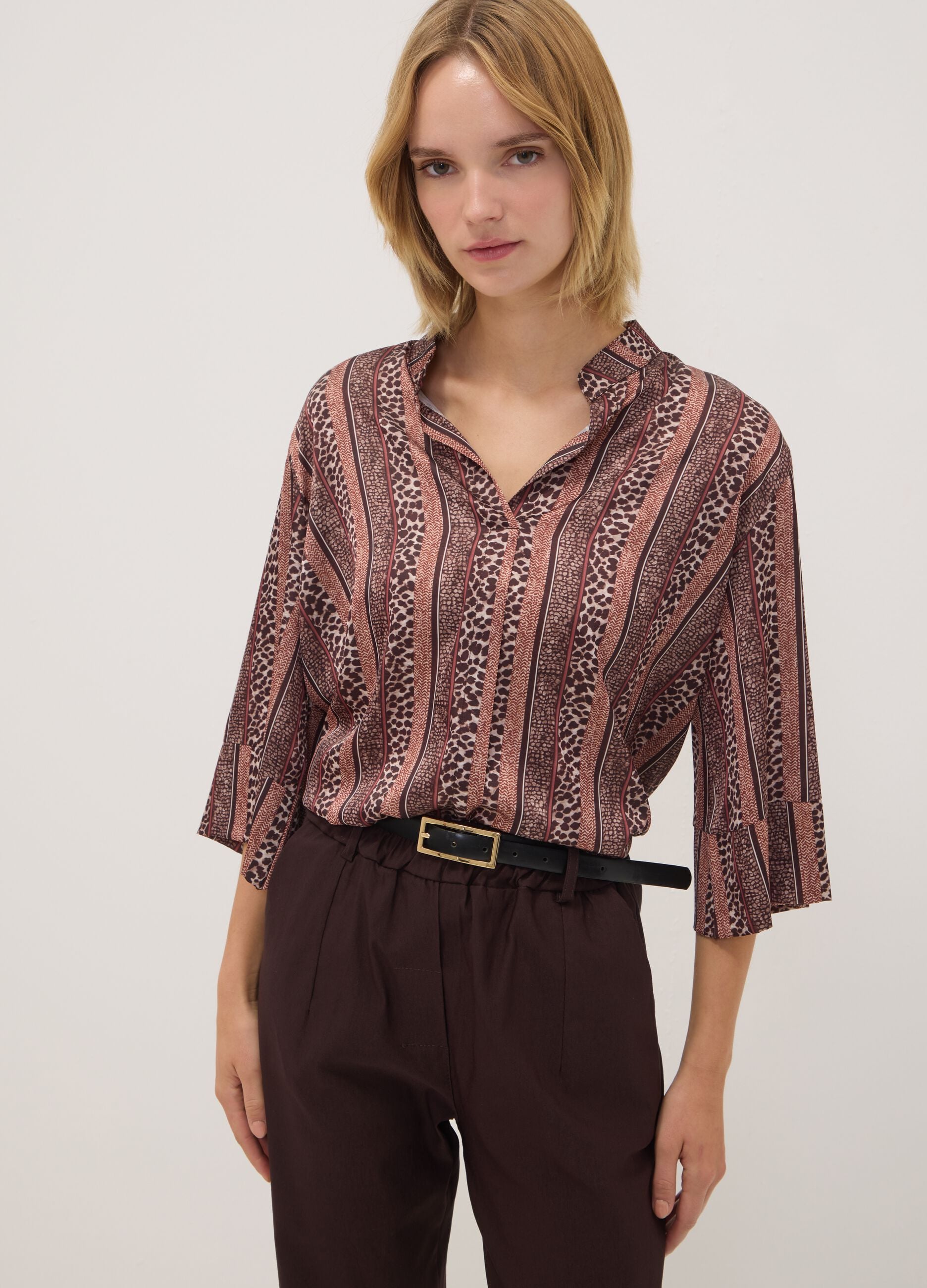 Blusa marrone regular fit con stampa a righe regular fit