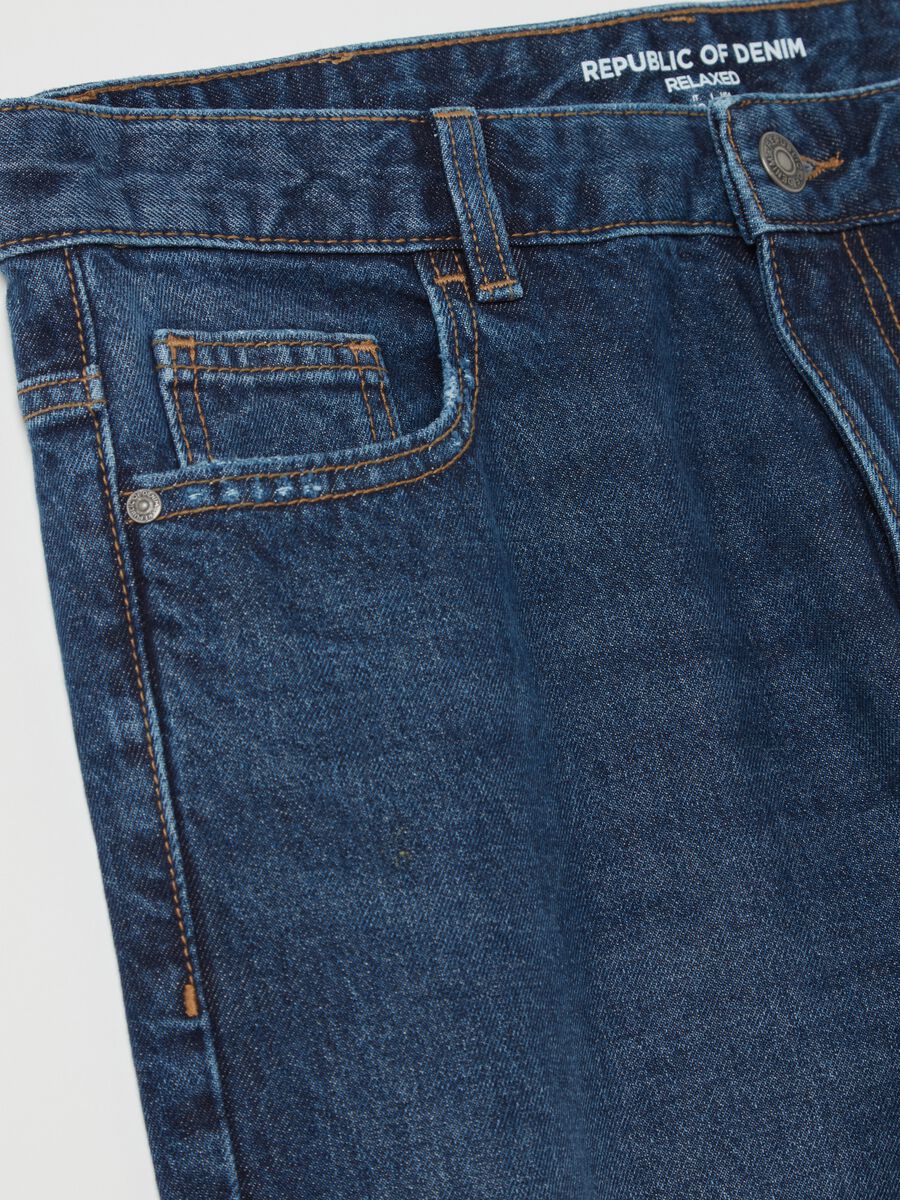 Relaxed-fit jeans with fading_5
